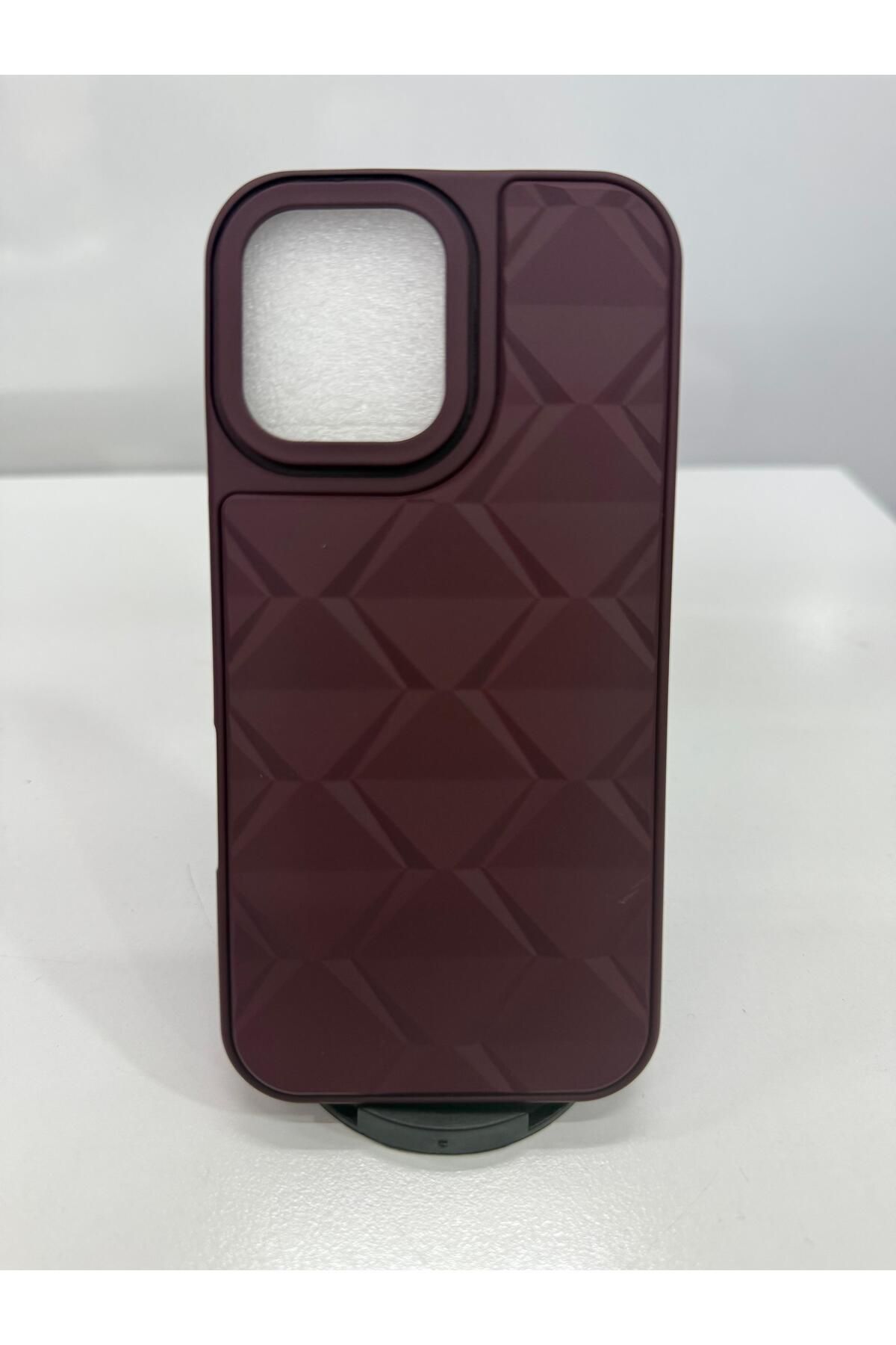 İnci İphone 16 desenli sert kılıf