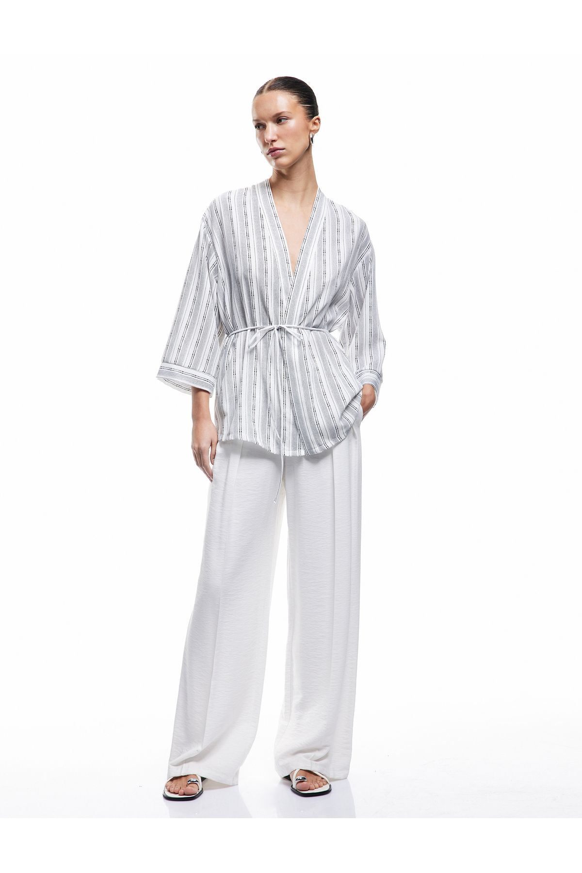 Koton Rahat Kalıp Kemer Detaylı 3/4 Geniş Kollu Uzun Kimono