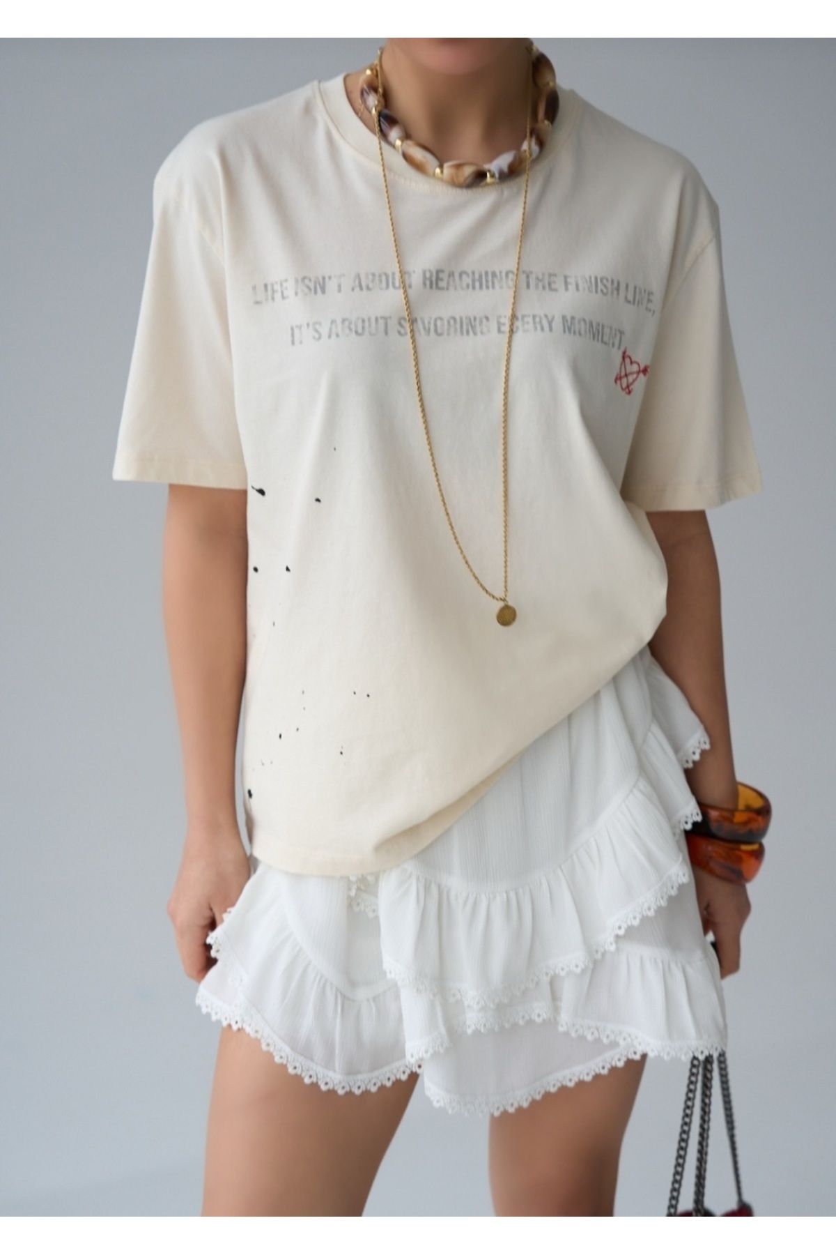 ALVWOMAN Yazı Detaylı Krem Tshirt
