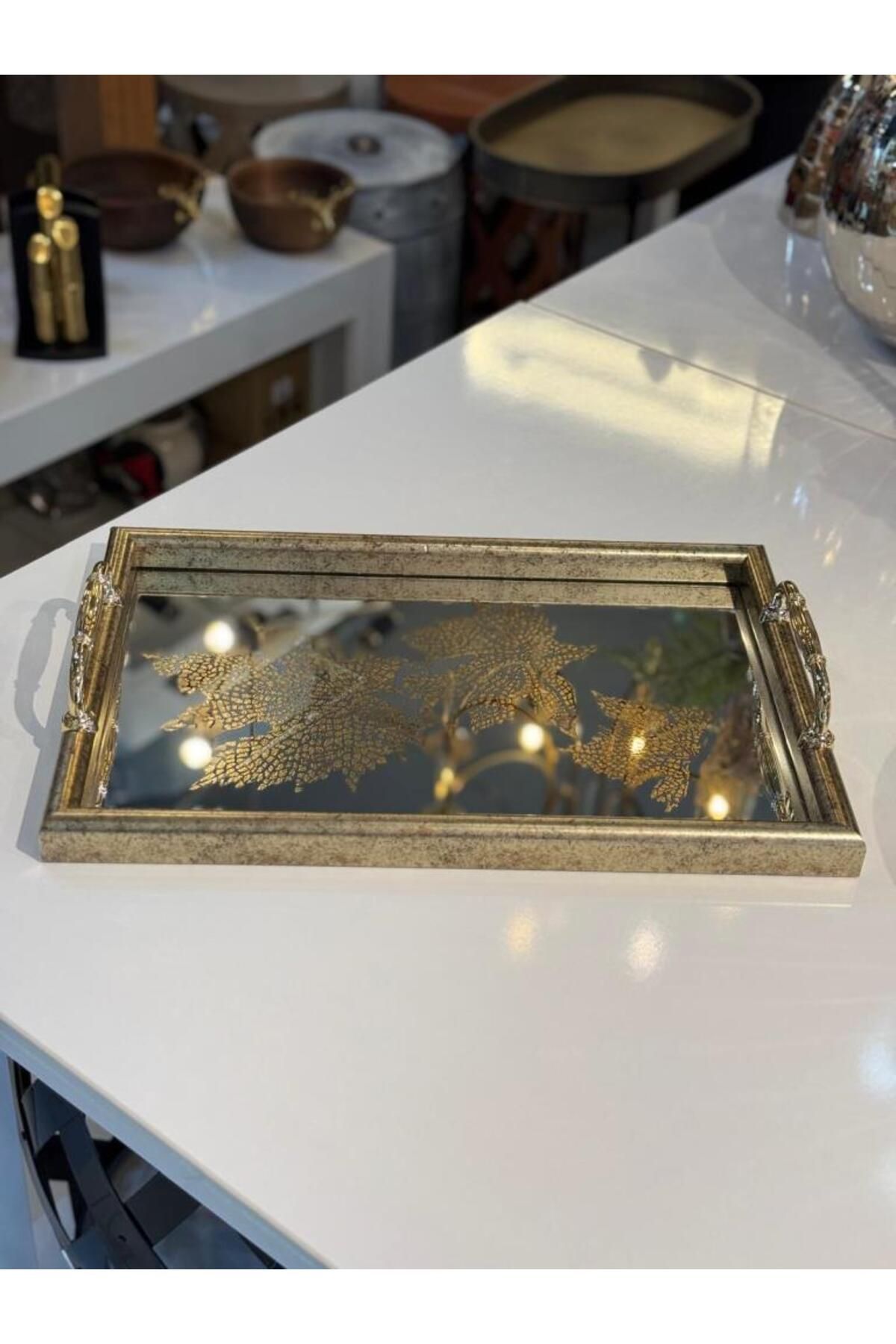 ÇIRPAN EV ALTIN ESKİTME YAPRAK DESEN DİKDÖRTGEN TEPSİ 40X25CM