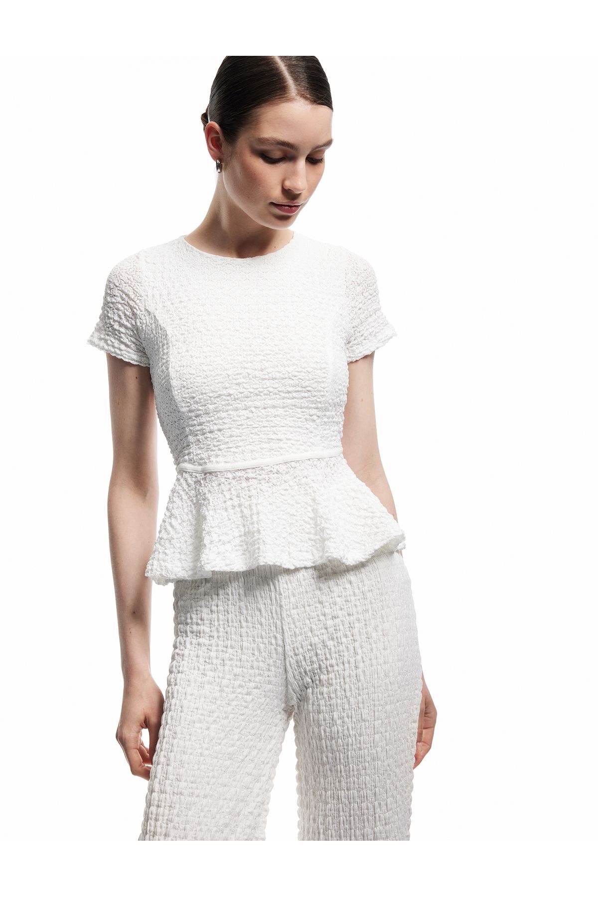 Koton Bürümcük Kumaş Dokulu Kısa Kollu Bisiklet Yaka Peplum Bluz