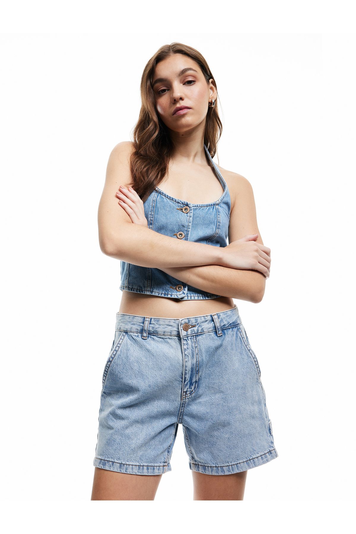 Koton Pamuklu Chino Cepli Rahat Kalıp Düğmeli Mini Denim Şort