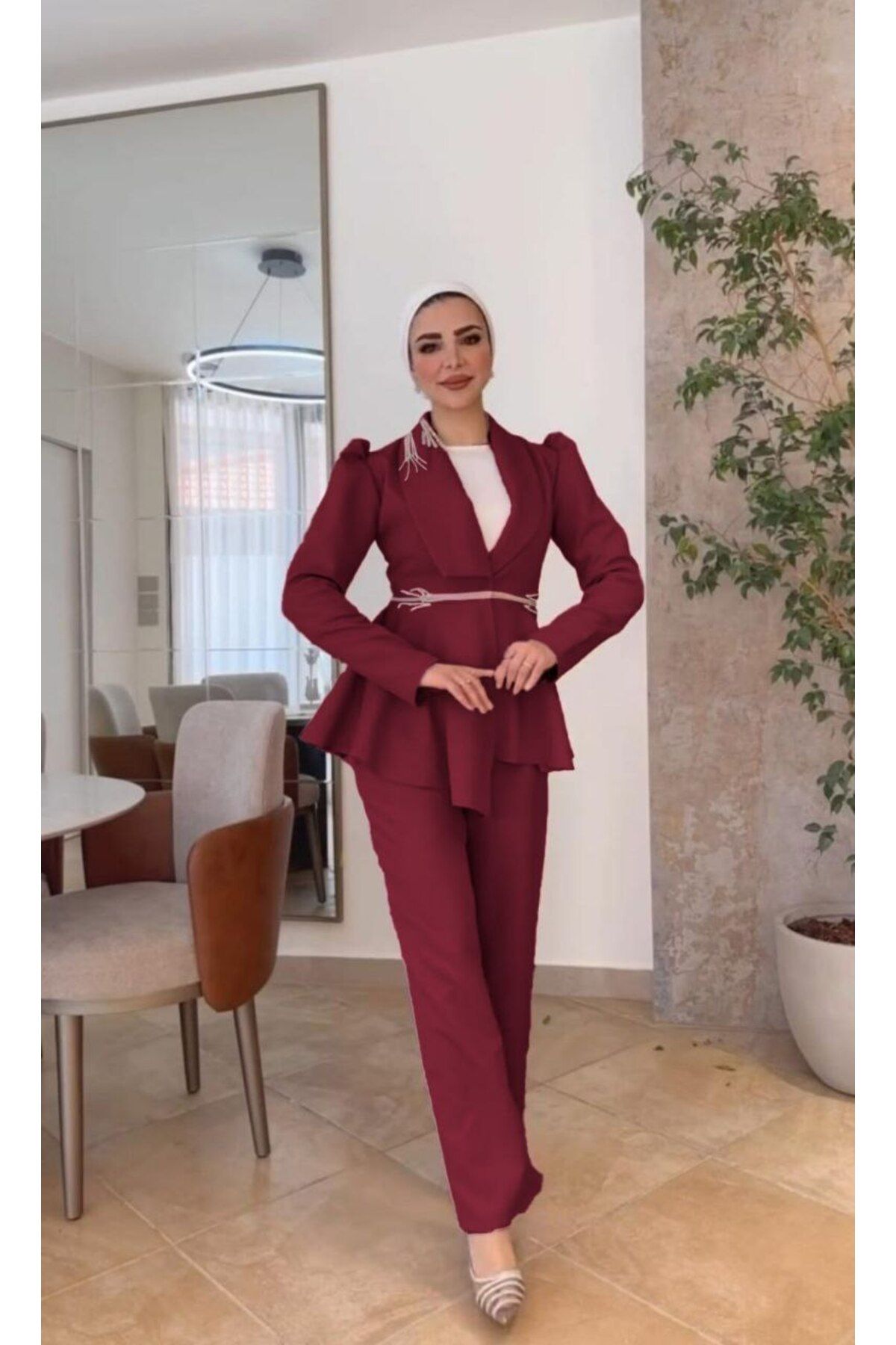 963 Tarz Taşlı Astarlı Takımı