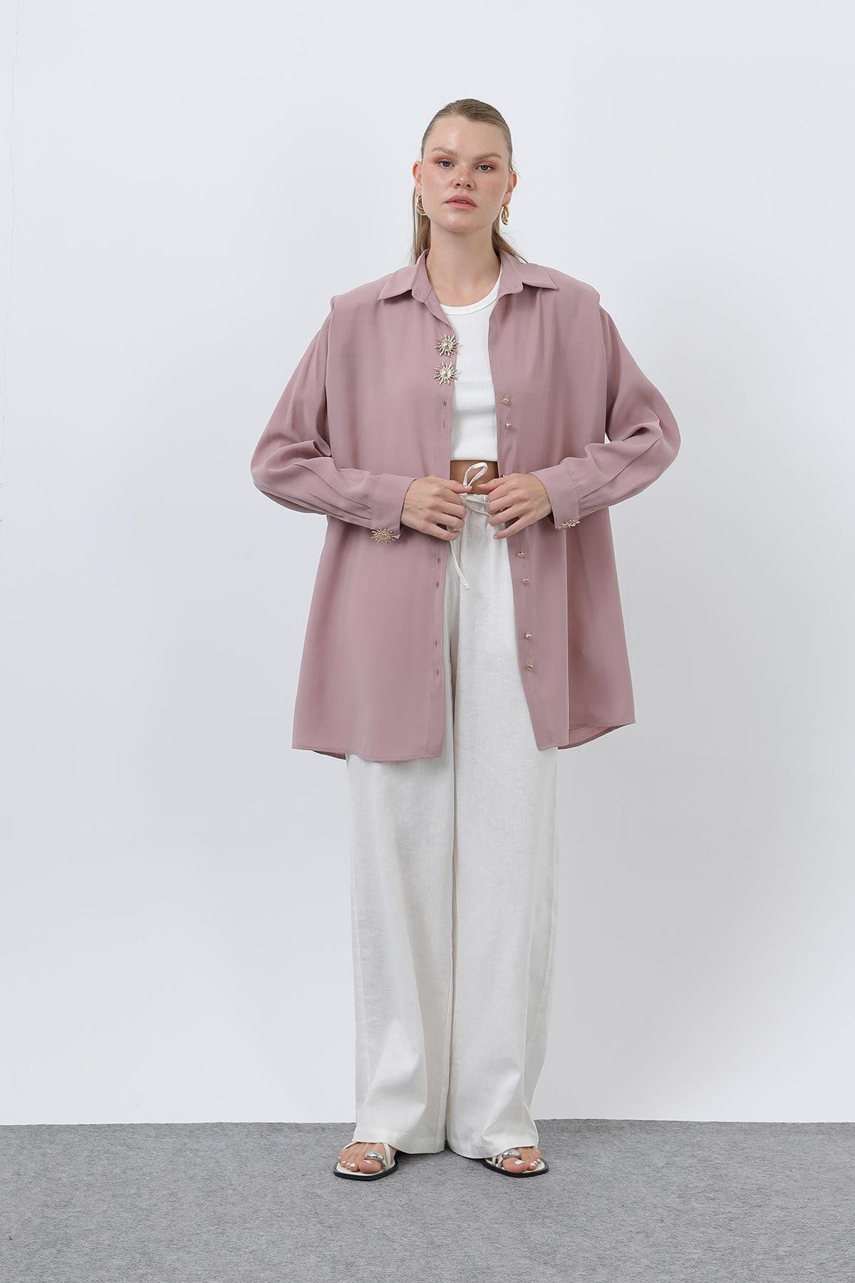 Puane Kadın Broş Detaylı Düğmeli Oversize Gömlek-10694GML - POWDER