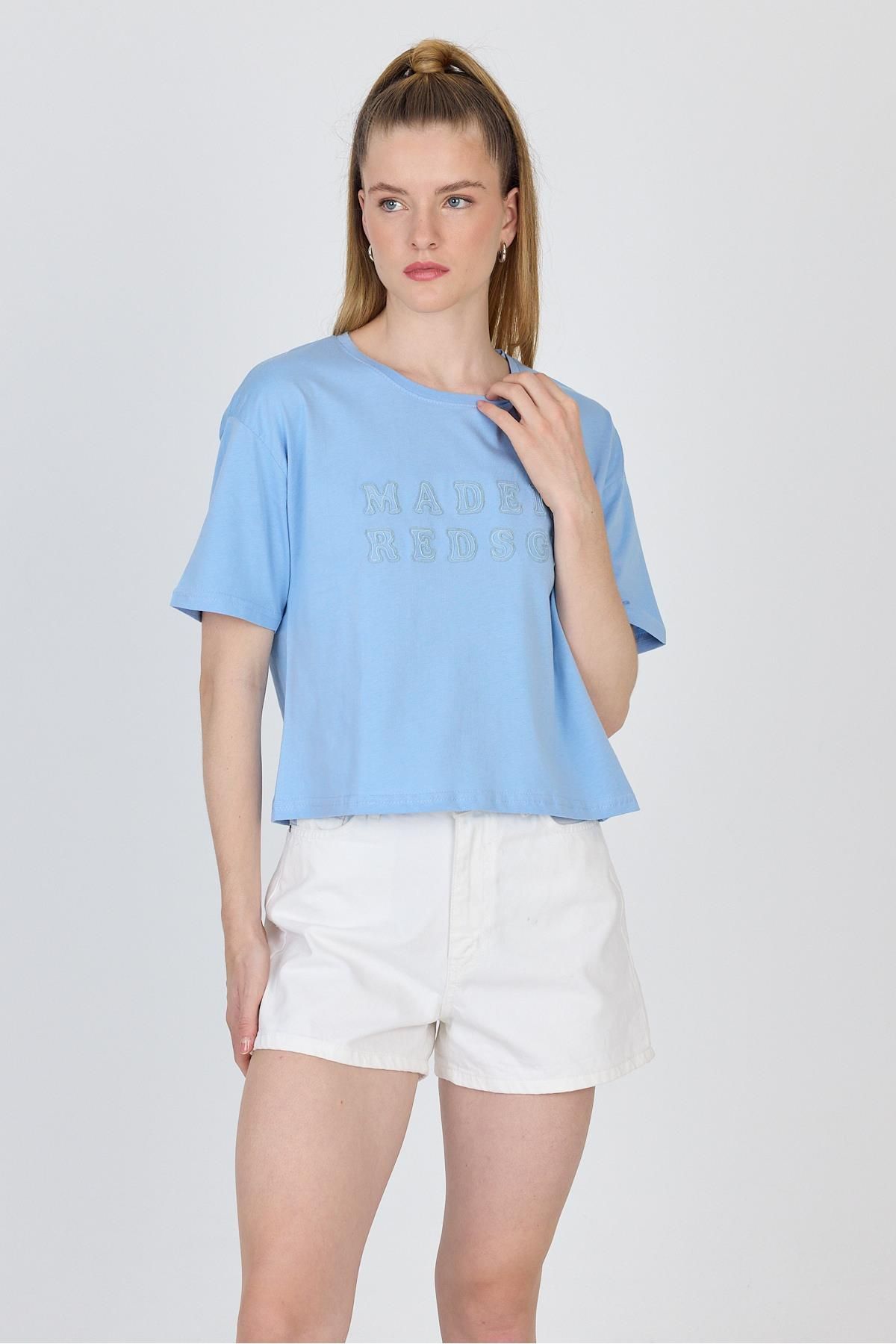 Rays Bebe Mavi Yazı Nakışlı Crop Tişört 25259