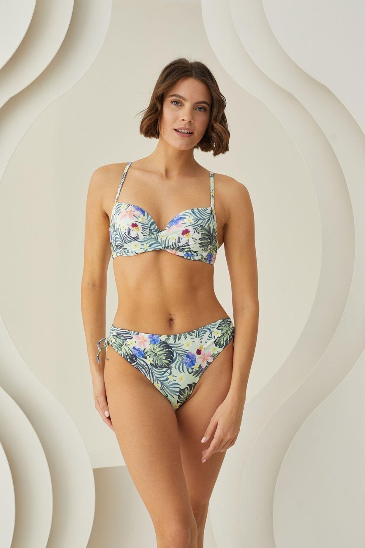 Marsilyan Çiçek Desenli Kaplı Bikini Takımı