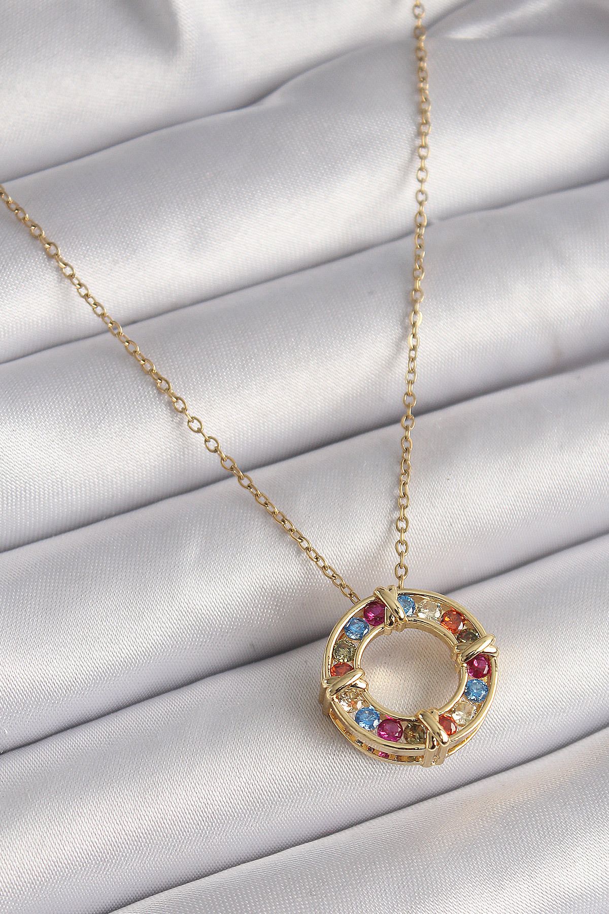 ÖYKÜ VE YİĞİT 316L Çelik Gold Renk Zincir Renkli Zirkon Taşlı Xoxo Model Kadın Kolye - TJ-BKO9628