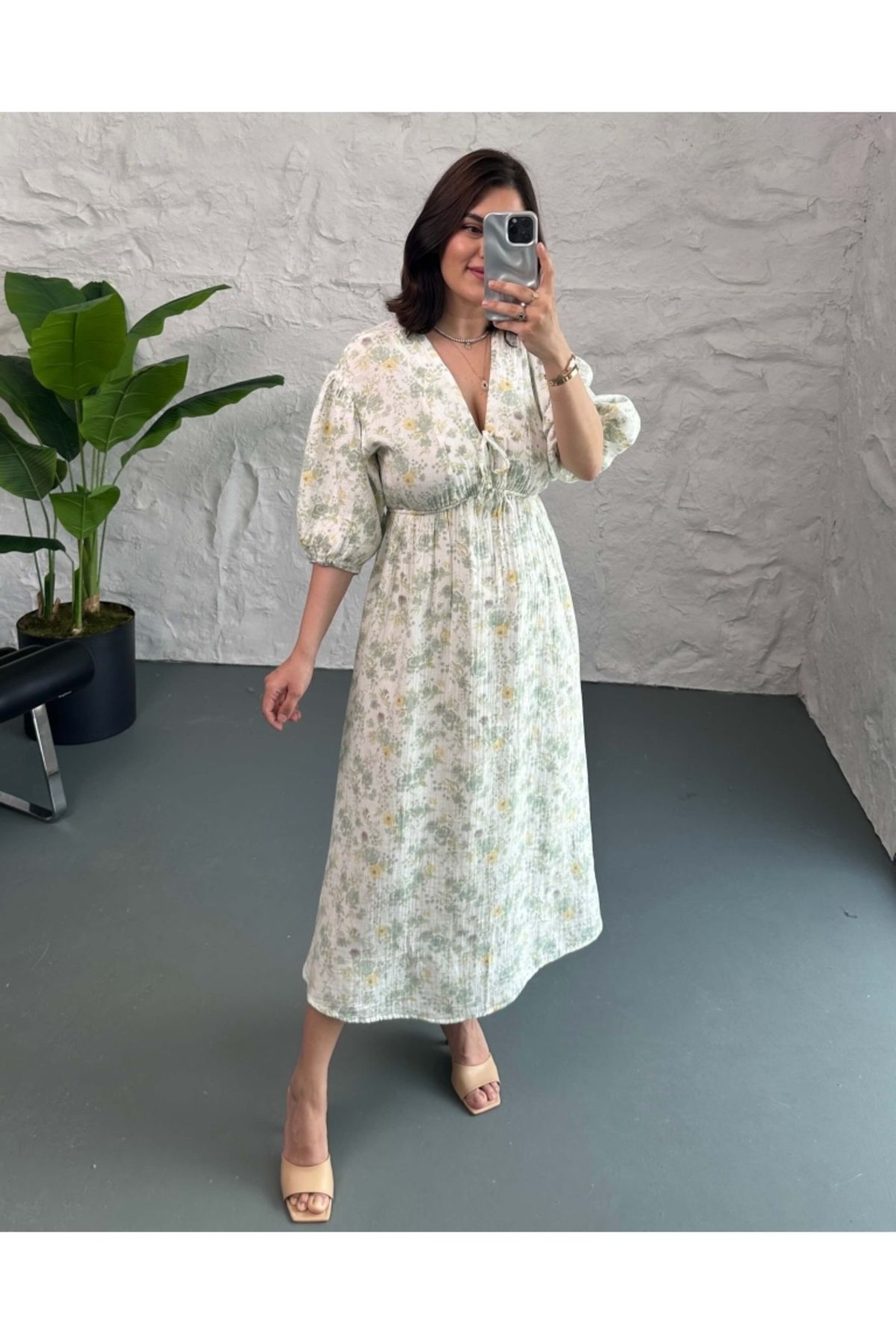 Elif Özbey Butik Yeşil Çiçekli Astarlı Müslin Elbise
