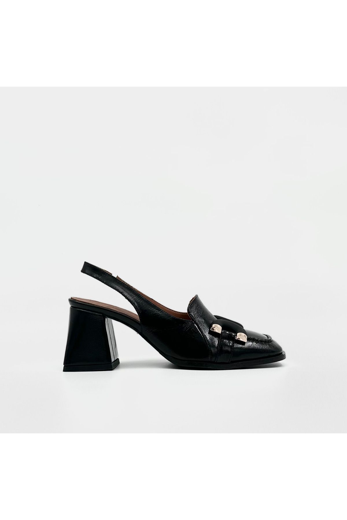 Folle Siyah Kırışık Rugan Topuklu Slingback Ayakkabı – Altın Aksesuarlı 6.5 cm