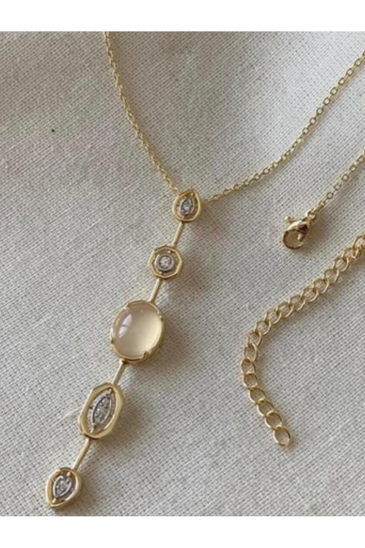 ACCESSORYHUB Günlük & Özel Gün Uyumlu Taşlı Gold Kolye