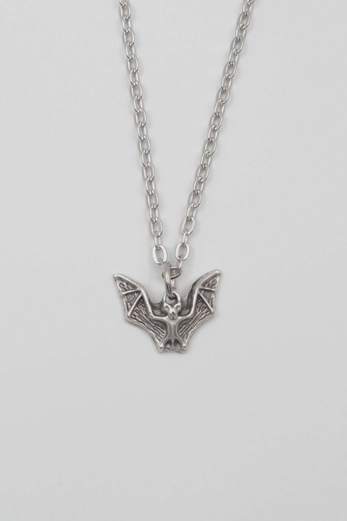 Defnems Accessories Minimalist Gotik Yarasa Kolye - Düz Ezme İthal Zincirli Unisex Gümüş Kaplama - 60 cm