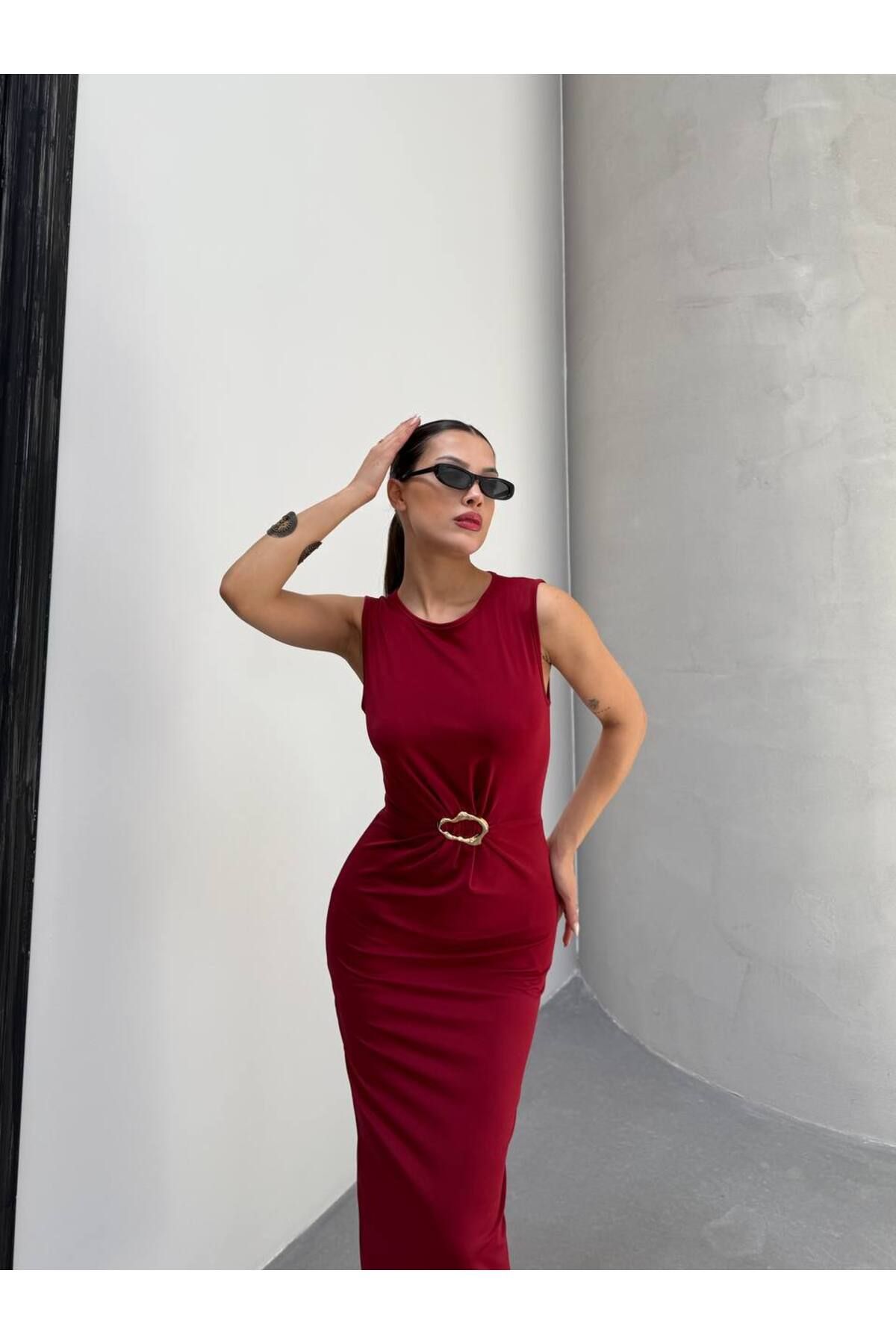 meirah butik Toka Detaylı Sıfır Kol Elbise