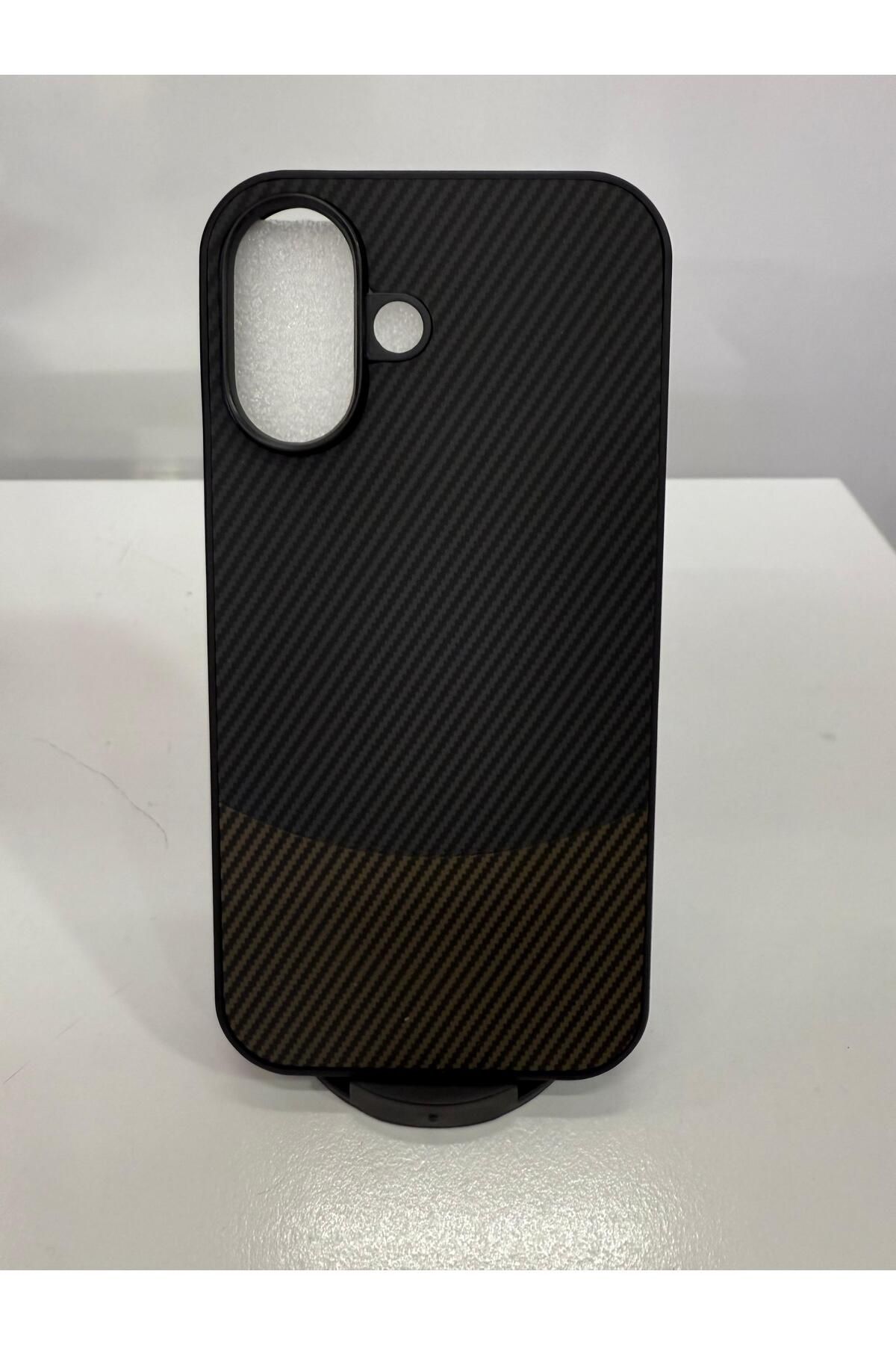 İnci İphone 16 desenli çift renkli karbon silikonlu kılıf