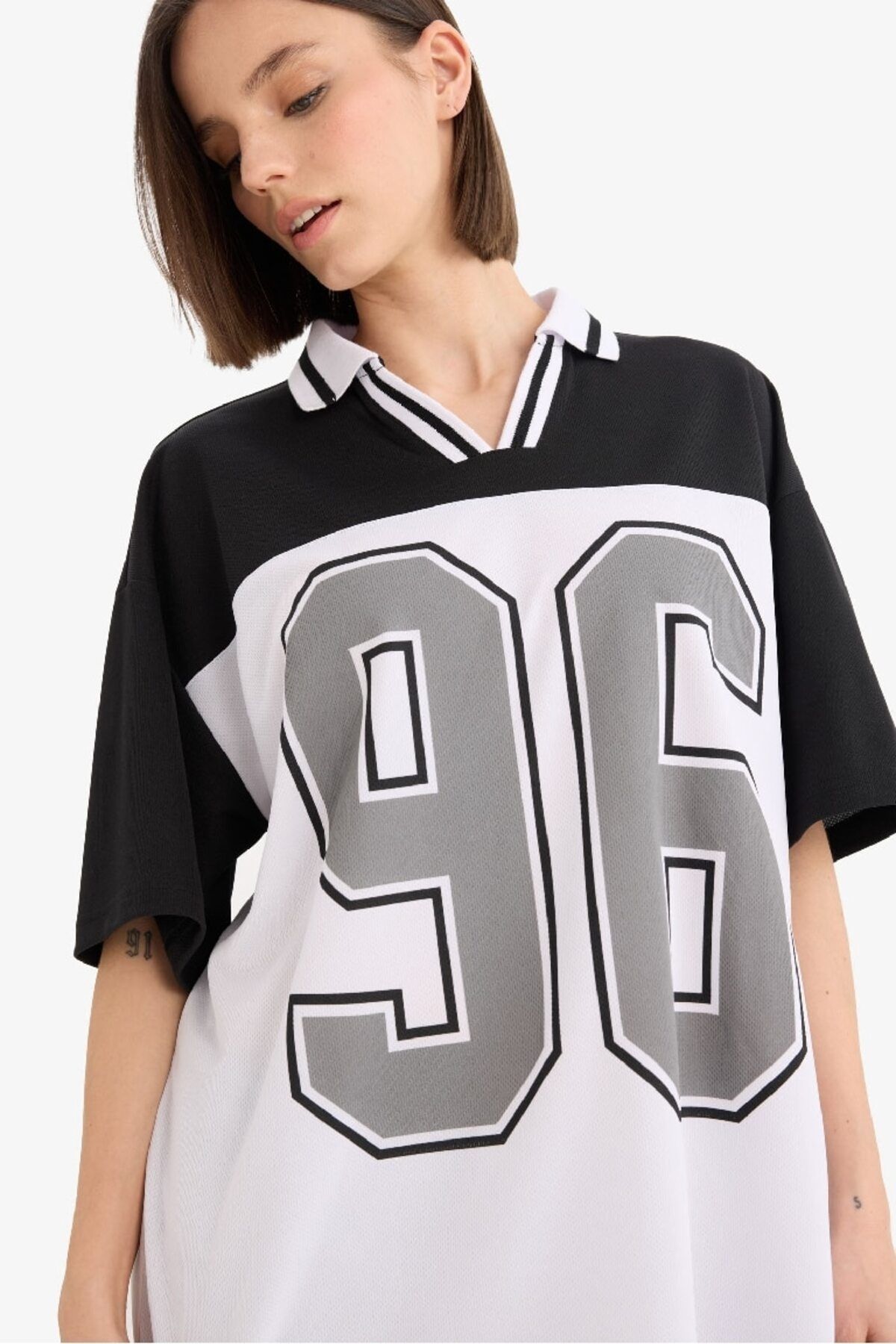 DeFacto Yeni Sezon Coool Oversize Geniş Kalıp Polo Yaka Baskılı Kısa Kollu Tişört