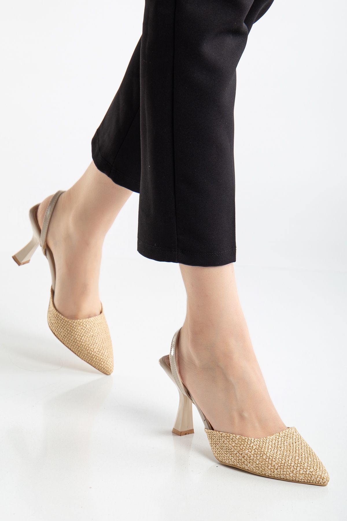 Brielfy Rev-2 Kadın Düz Lastikli 9cm Topuklu Ortopedik Tabanlı Topuklu Yaz Ayakkabı Hasırlı Stiletto