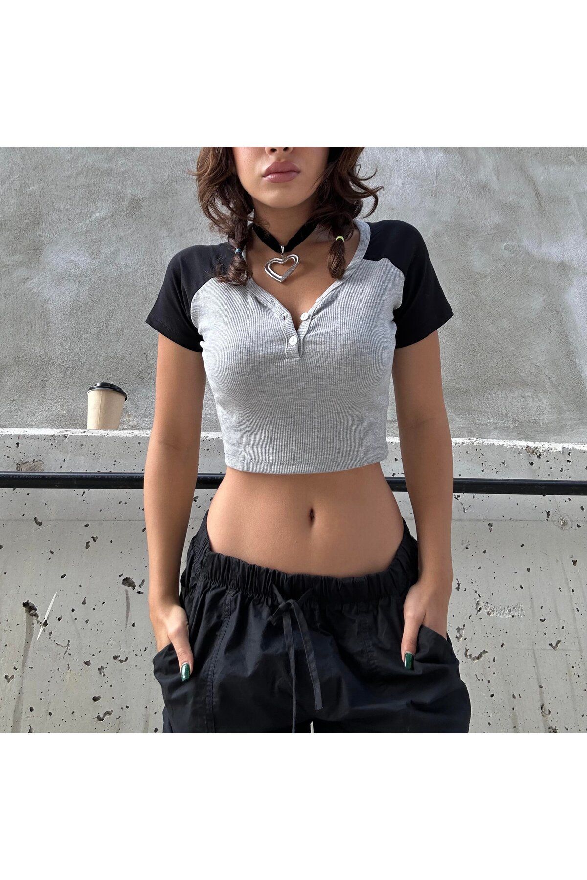 BALİNA Siyah Raglan Düğmeli Gri Melanj Kısa Kollu Crop -ALH