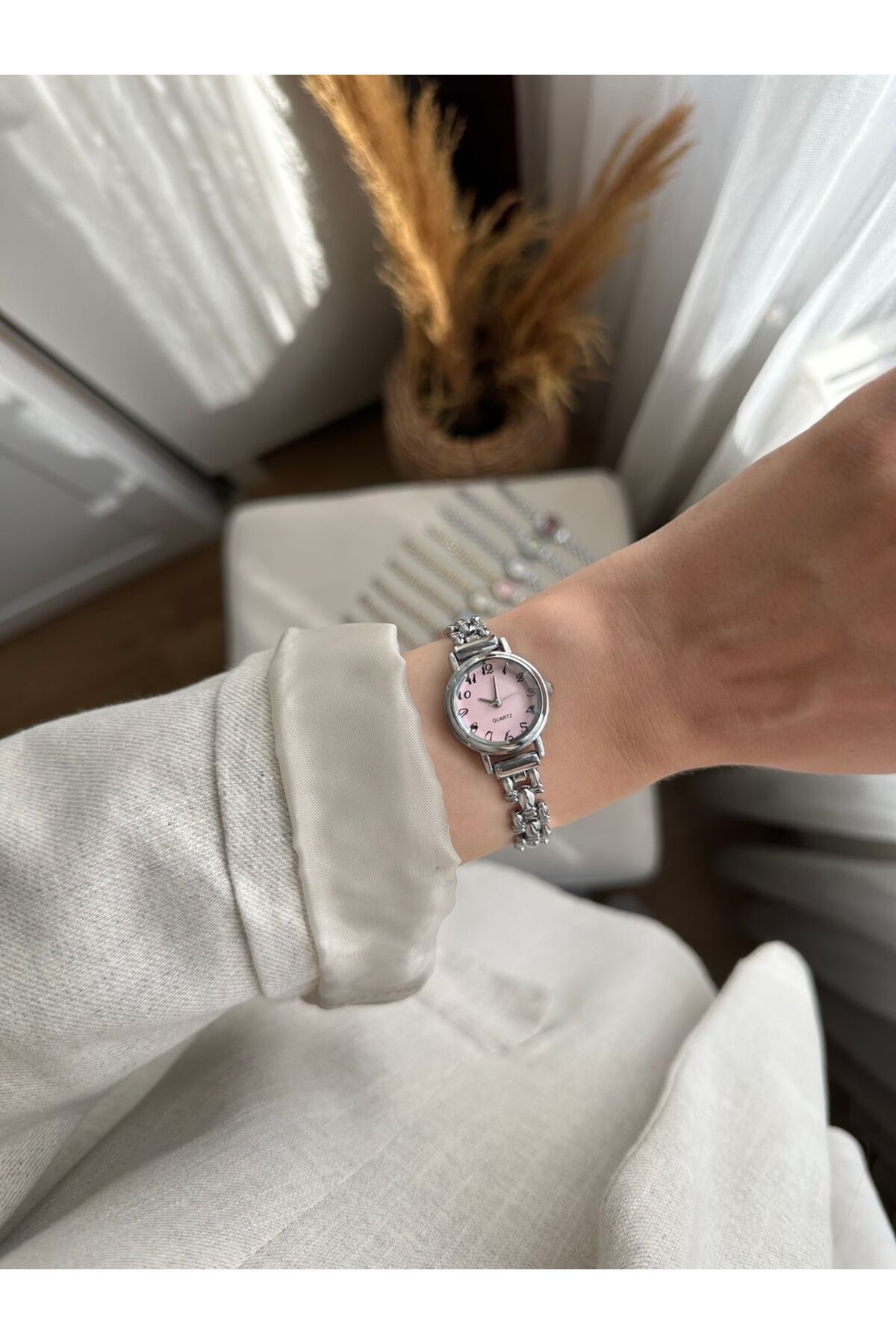 MERW July Model Gümüş Pembe Renk Metal Kordon Vintage Retro Seri Kadın Kol Saati