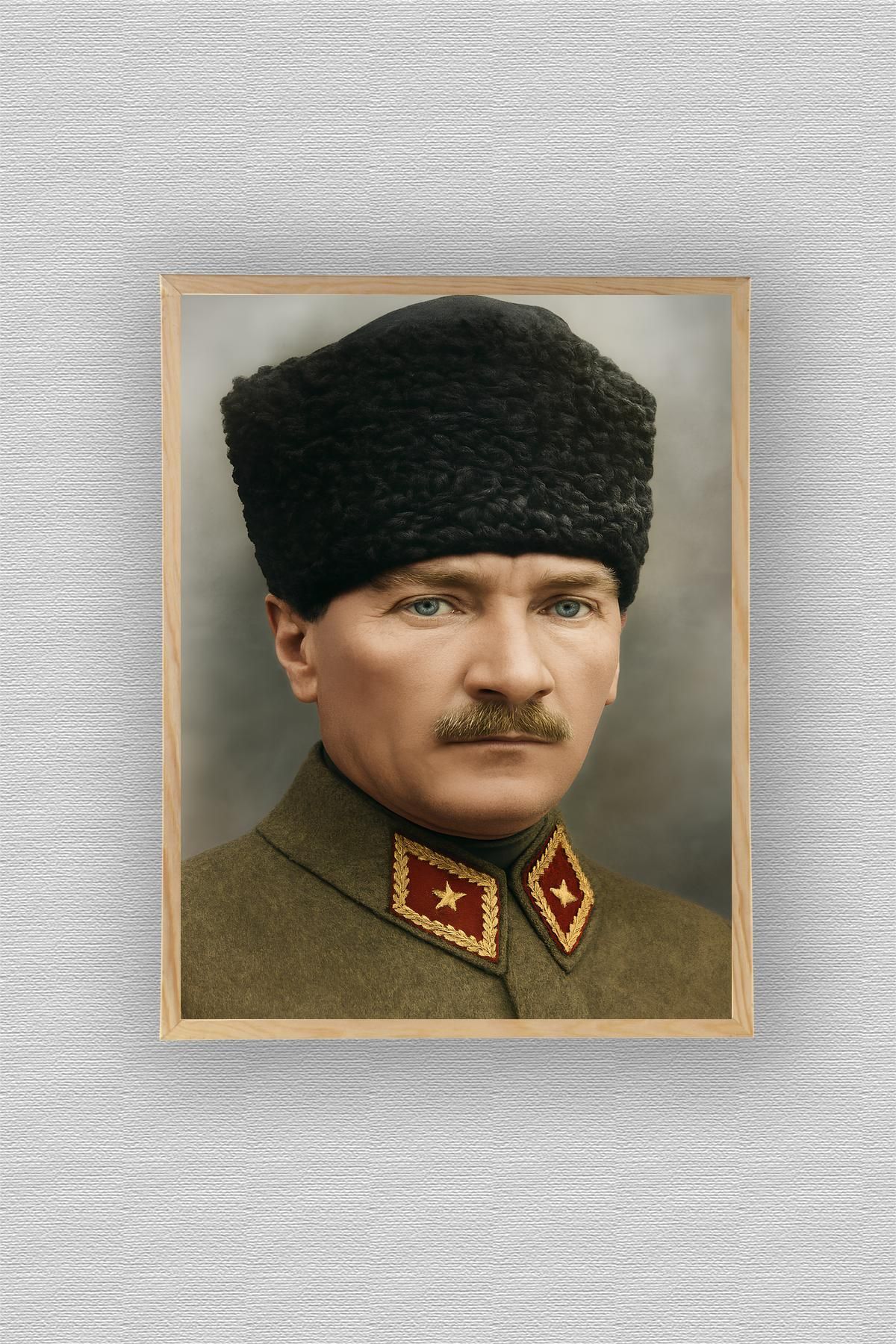 WoodyArts Atartürk Portresi - Ahşap Desenli Çerçeve