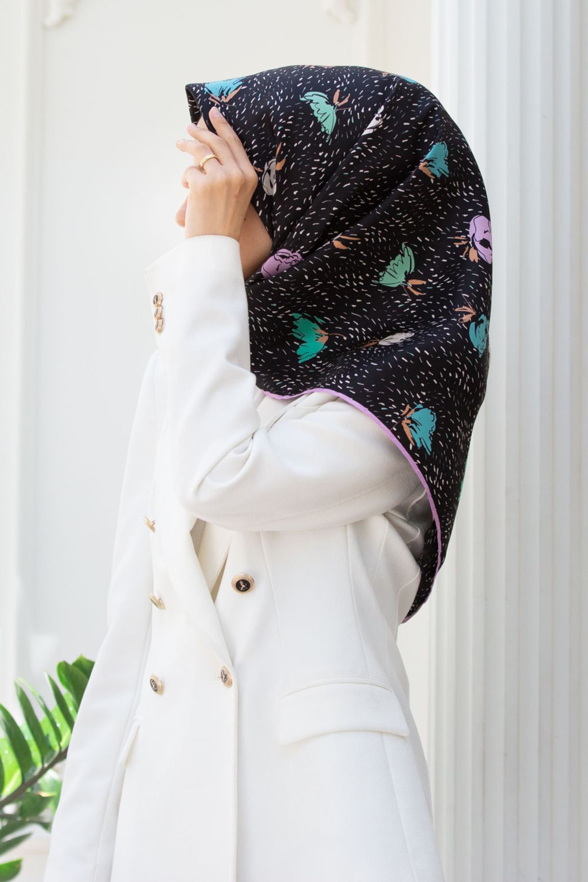 Vissona %100 Twill İpek Çıtır Çiçek Desenli Lila - Su Yeşili Renkli 90x90 Eşarp Dikim Şekli : El Dikişi