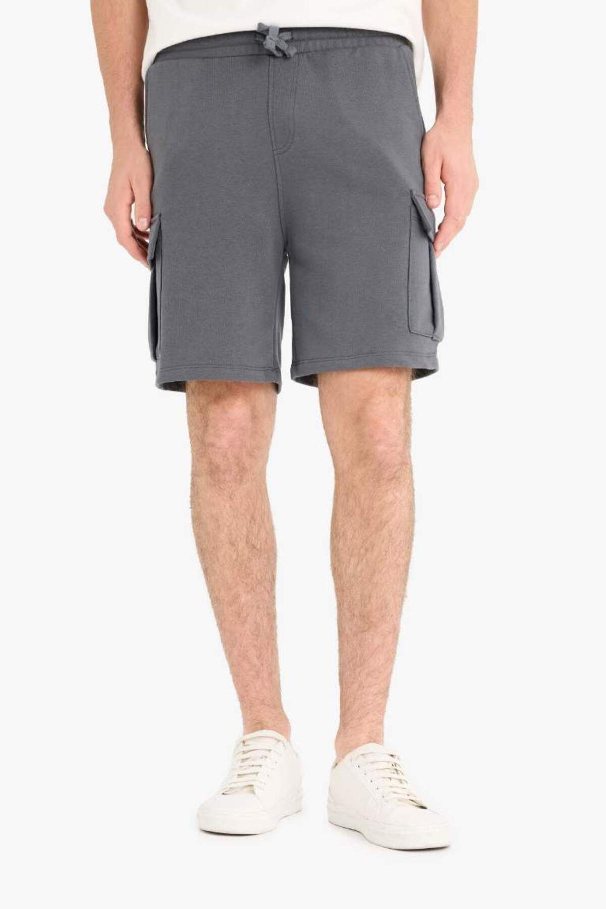 DeFacto Yeni Sezon Regular Fit Beli Bağcıklı Kargo Cepli Şort