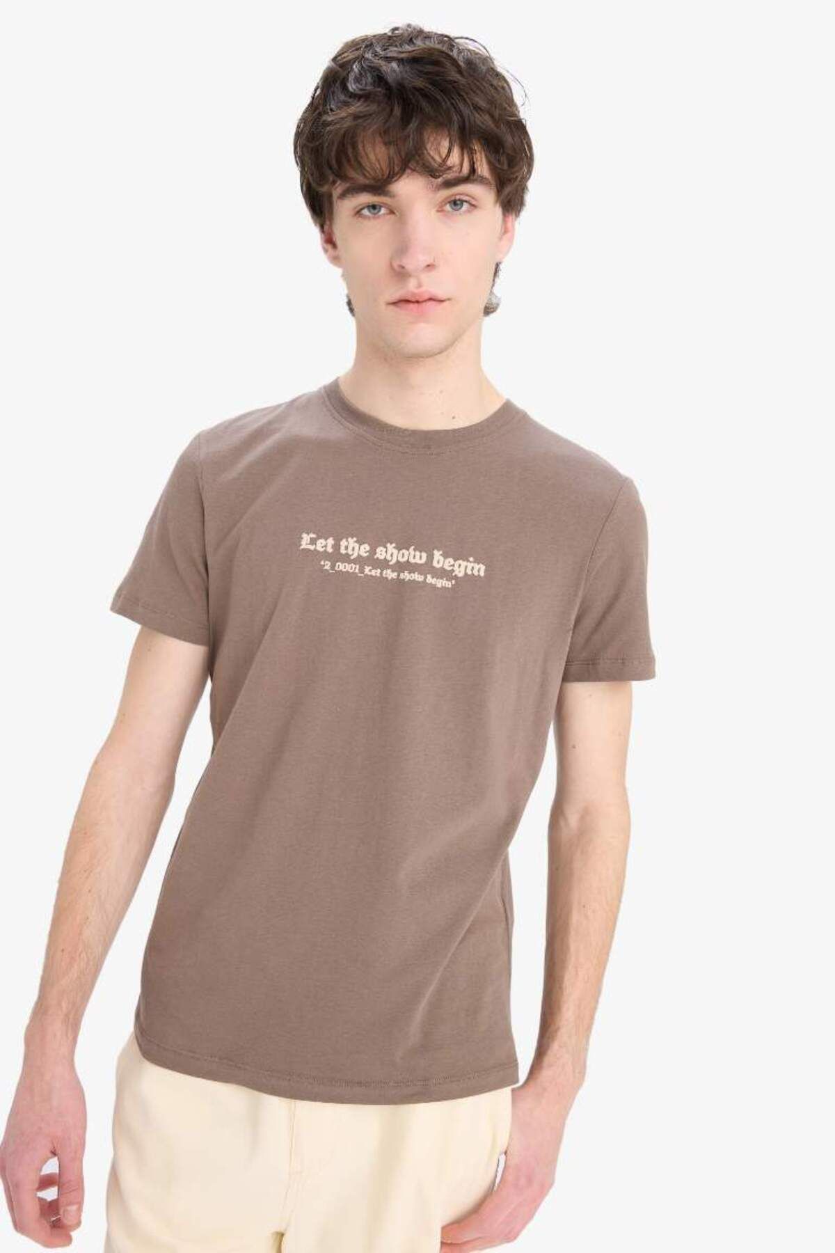 DeFacto Yeni Sezon %100 Pamuk Slim Fit Dar Kesim Bisiklet Yaka Baskılı Kısa Kollu Tişört