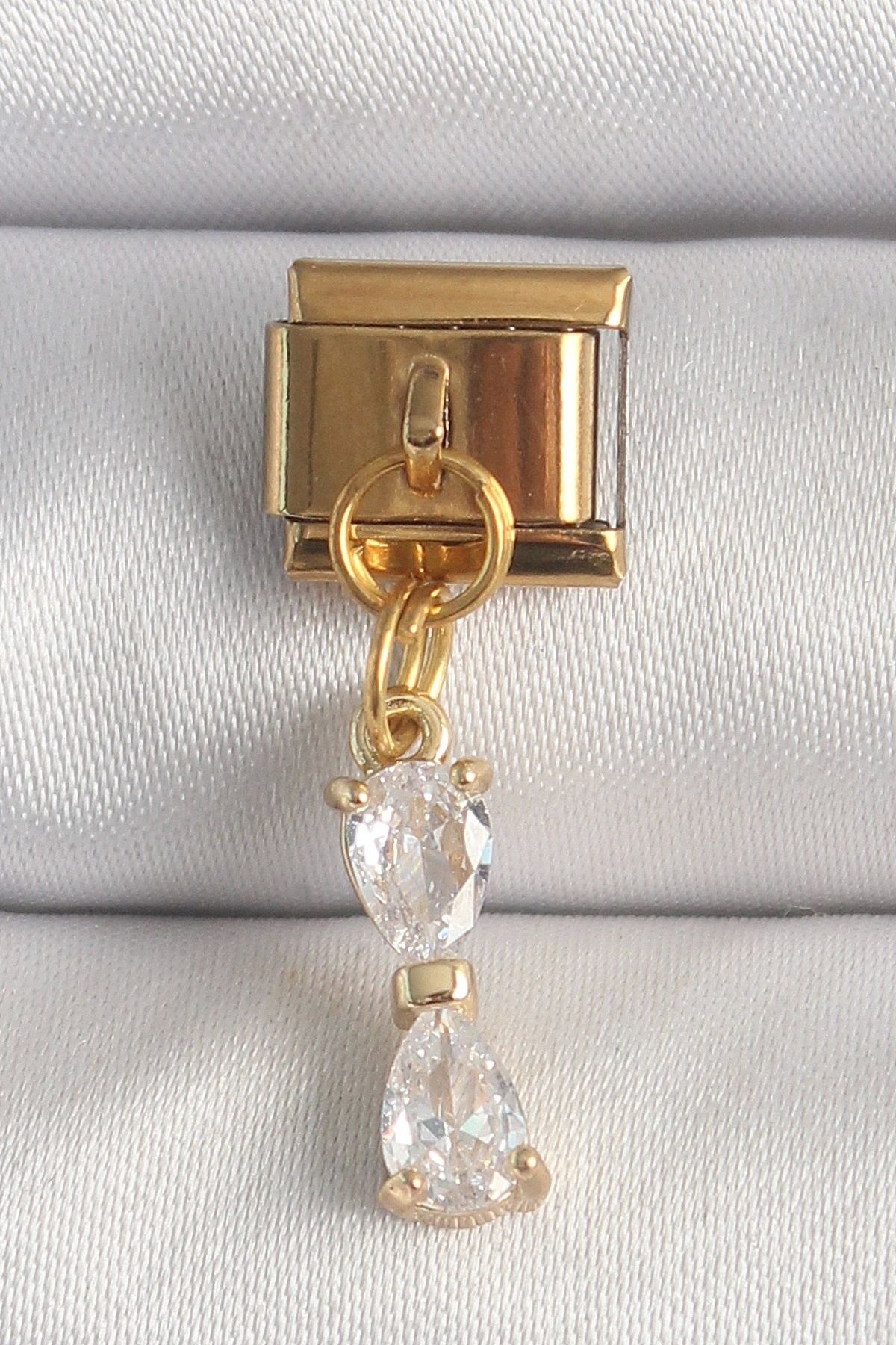 OurStyles L Çelik Gold Renk Sallantı Zirkon Taşlı Kurdele Model Nomination Charm - TJ-BC - şık tasarım zarif t
