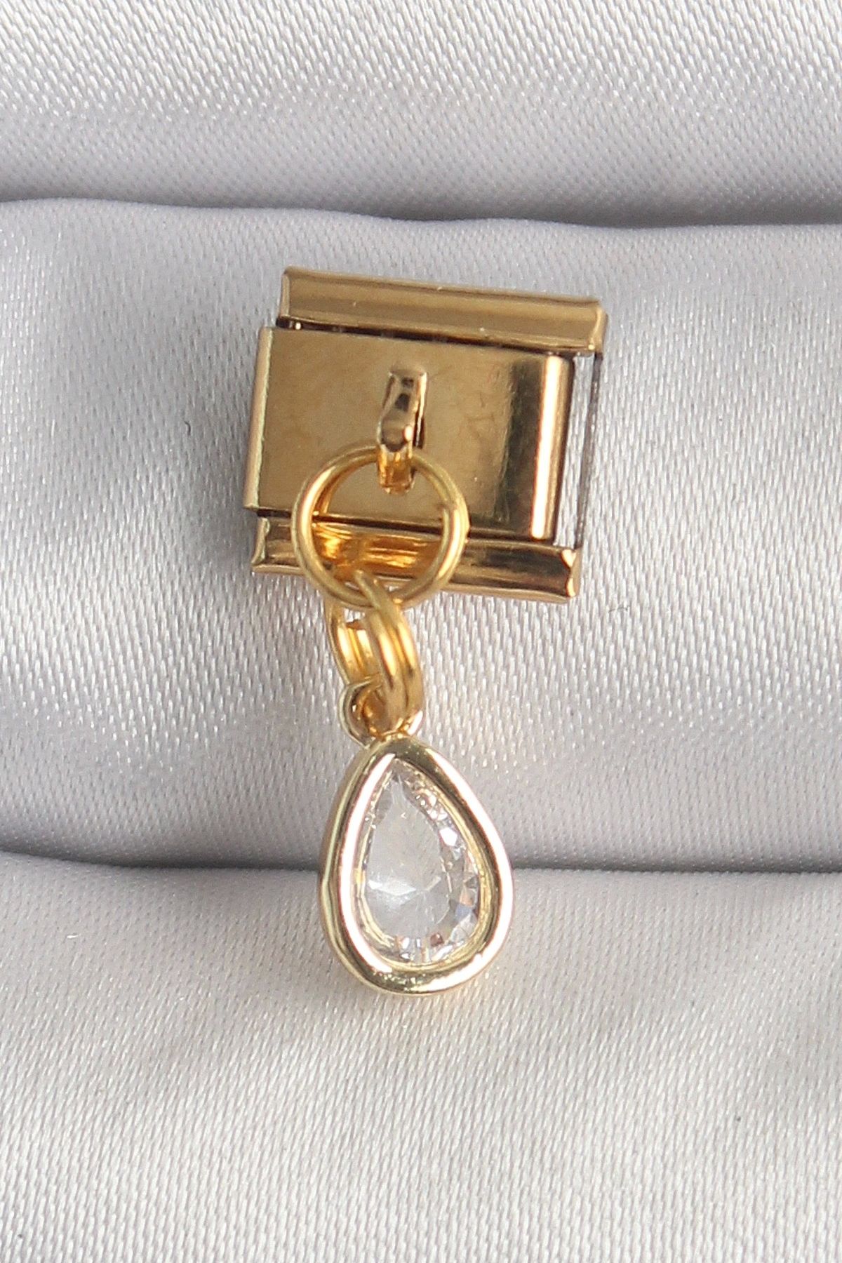 OurStyles 316L Çelik Gold Renk Sallantı Damla Zirkon Taşlı Nomination Charm - TJ-BC1345