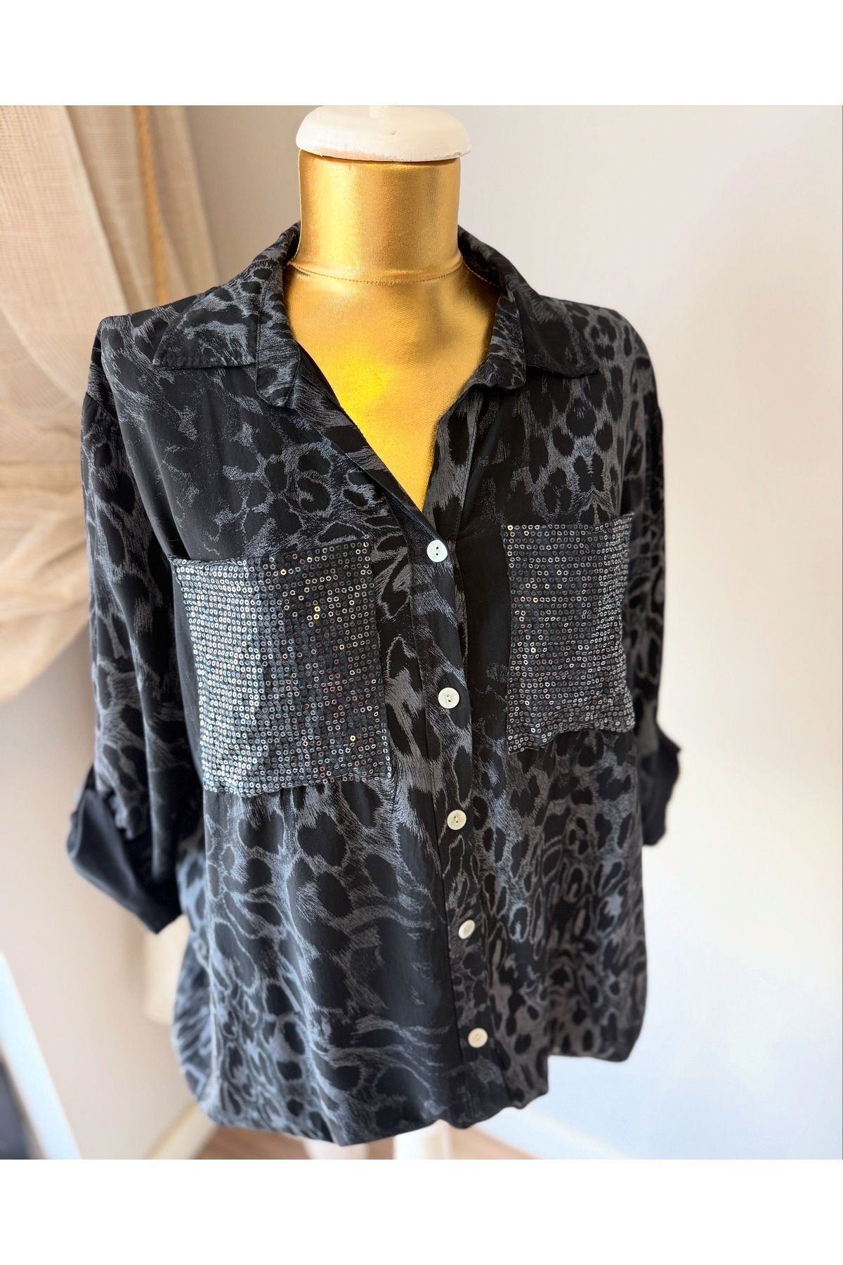 Asumbutik Standart beden payet detaylı gömlek