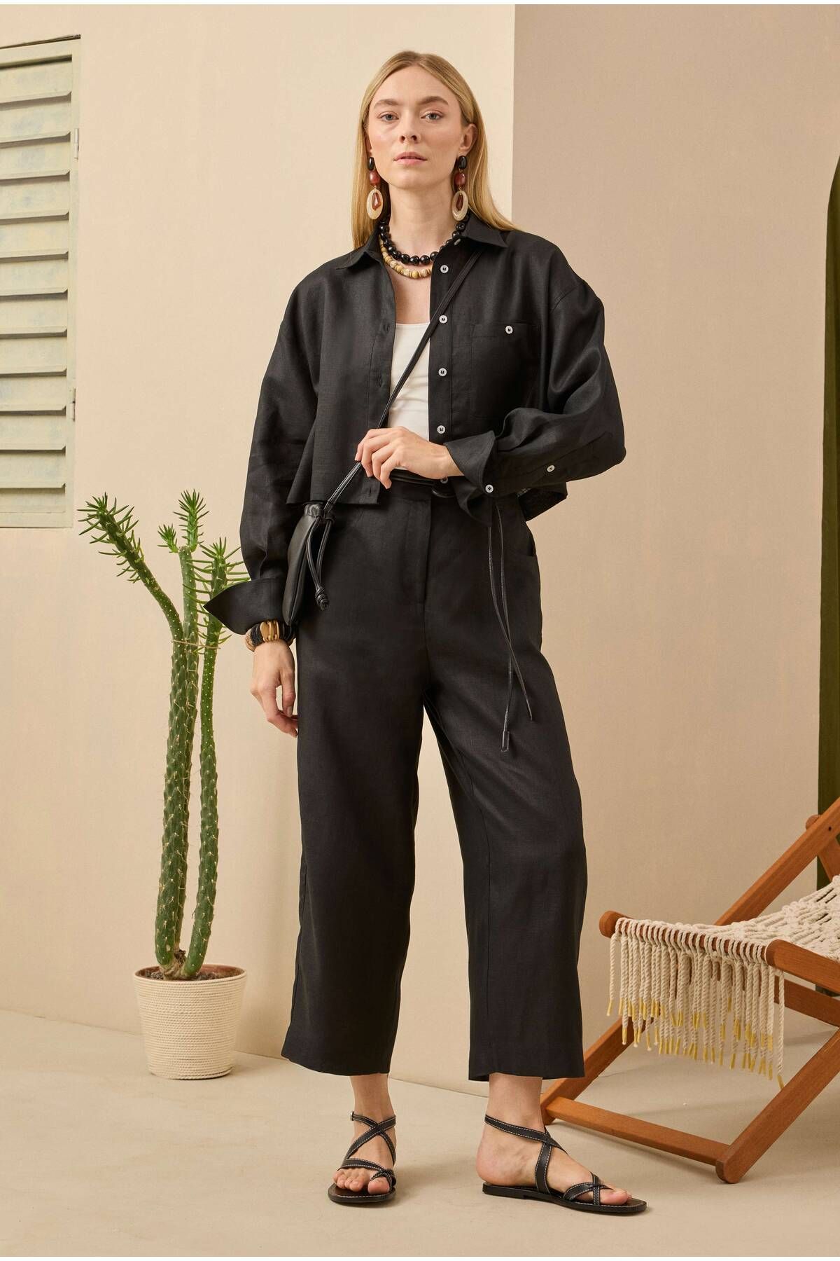 HEQA-Midi Linen Trousers Black 6