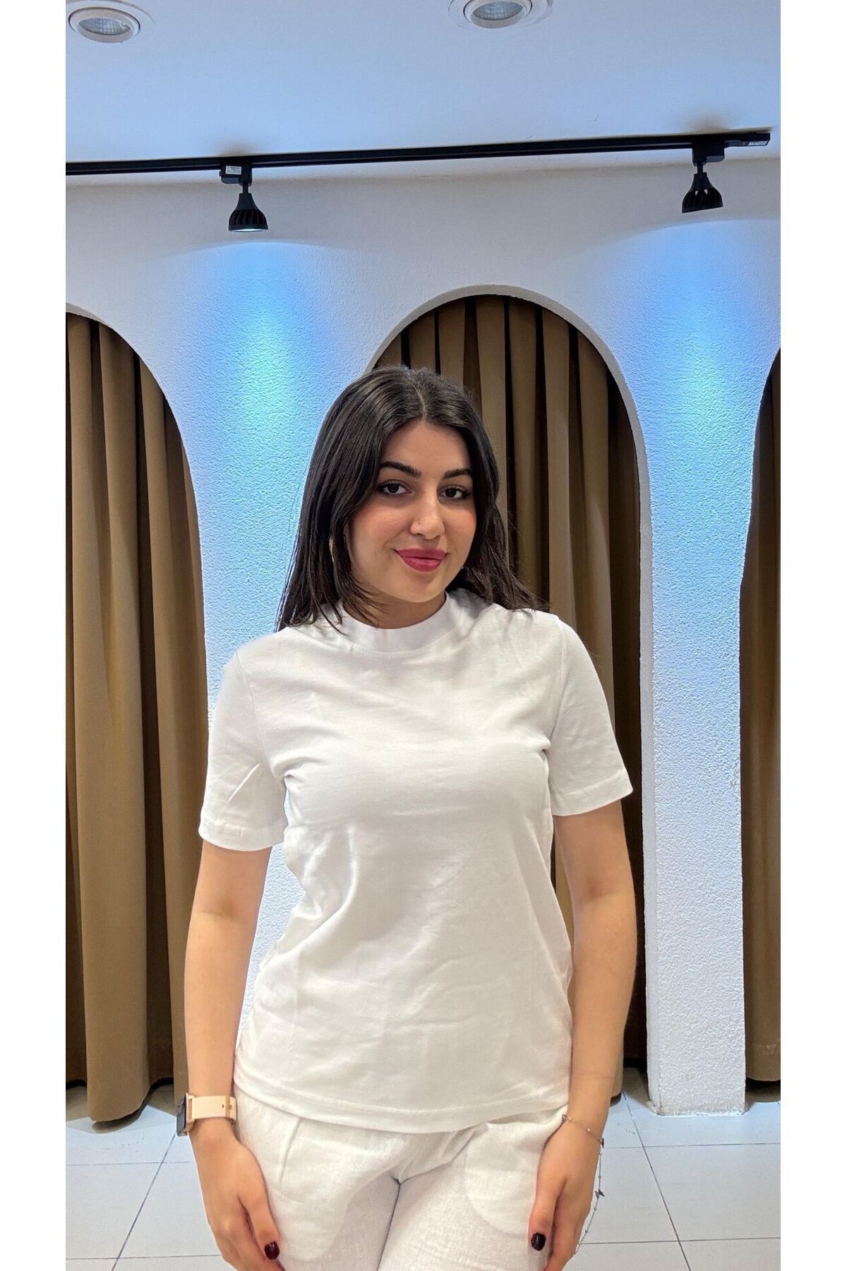 SUNAYBUTİK BEYAZ T-SHİRT