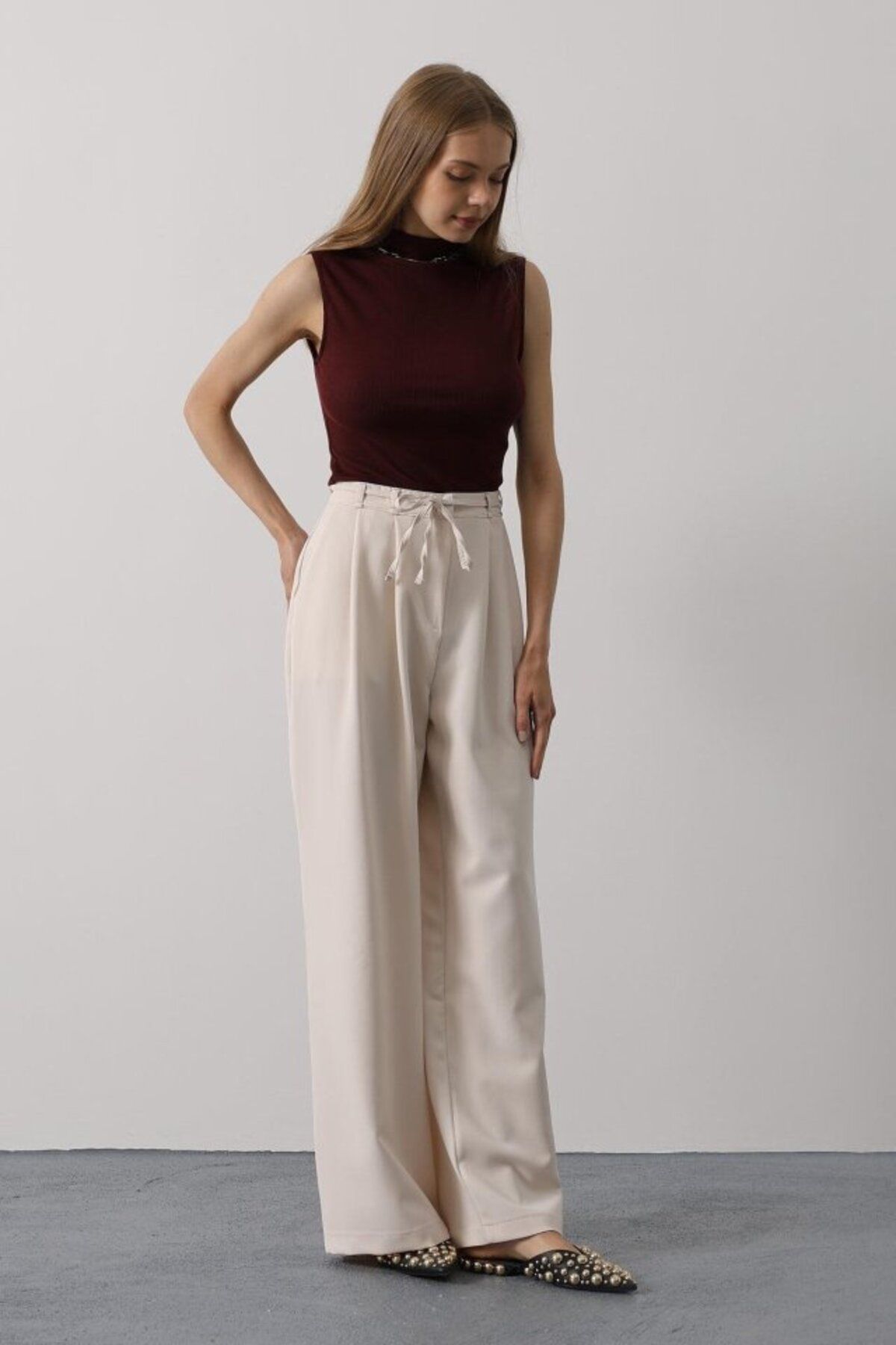 Eserden Pileli Bağcıklı Oversize Pantolon - Bej
