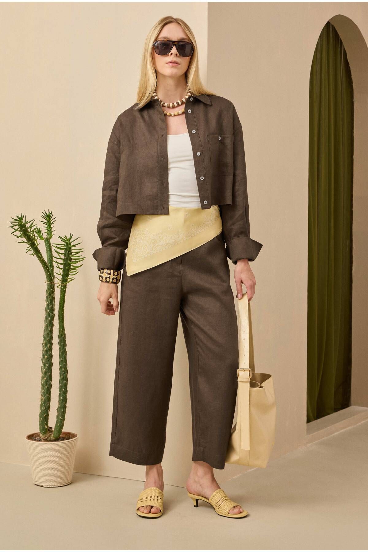 HEQA-Midi Linen Trousers Hazelnut 2