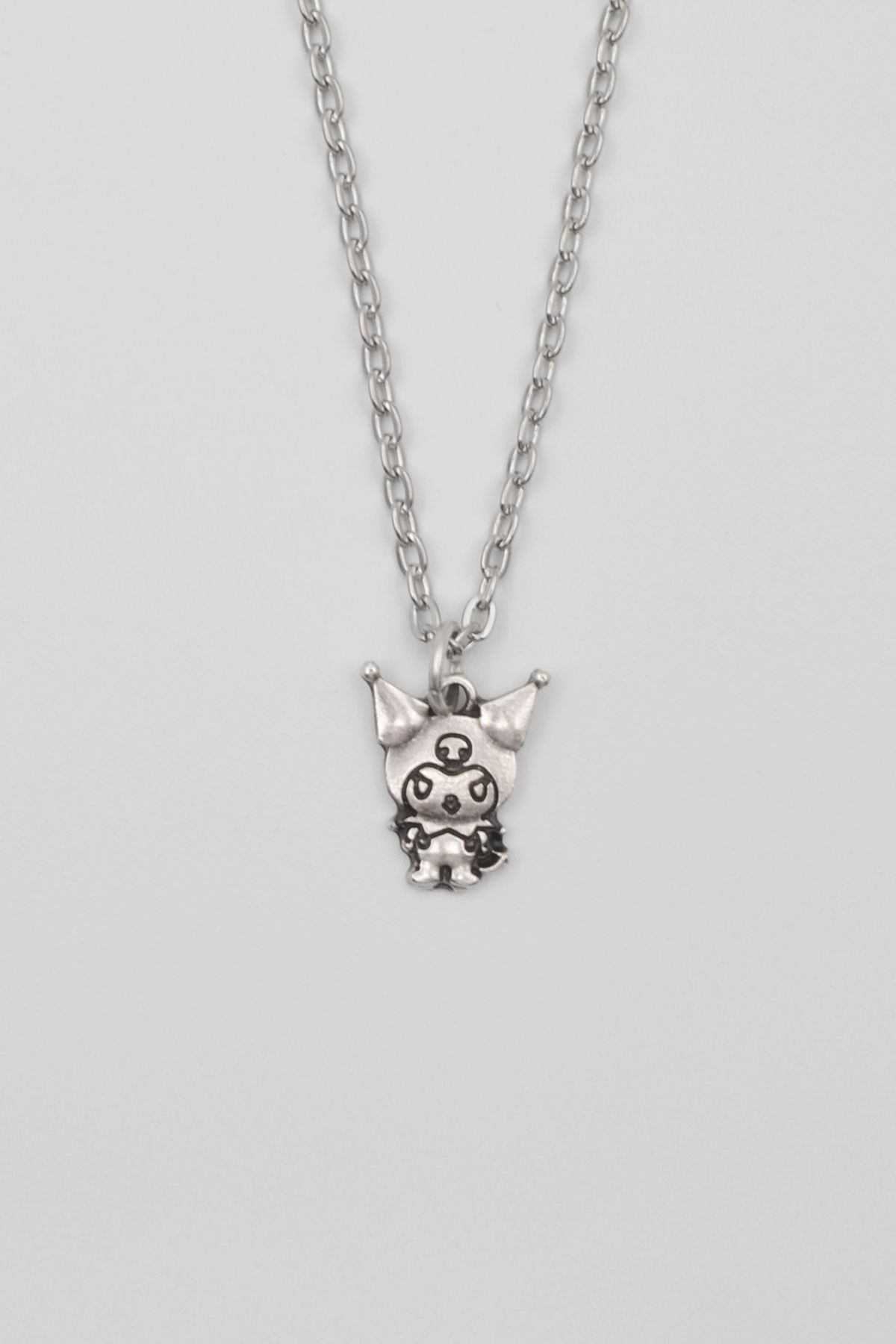 Defnems Accessories Sanrio Kuromi Kolye - Düz Ezme İthal Zincirli Unisex Gümüş Kaplama - 60 cm