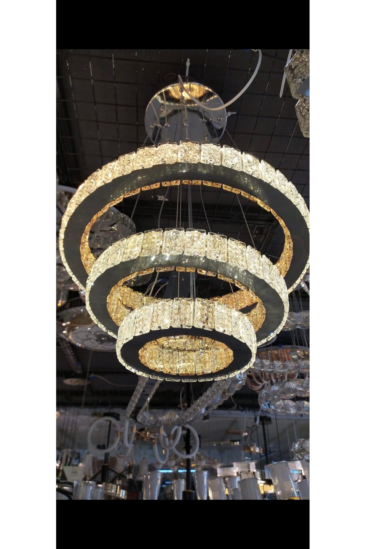 Led Yuvarlak Model Üç Kat Kristal Taşlı Li Avize