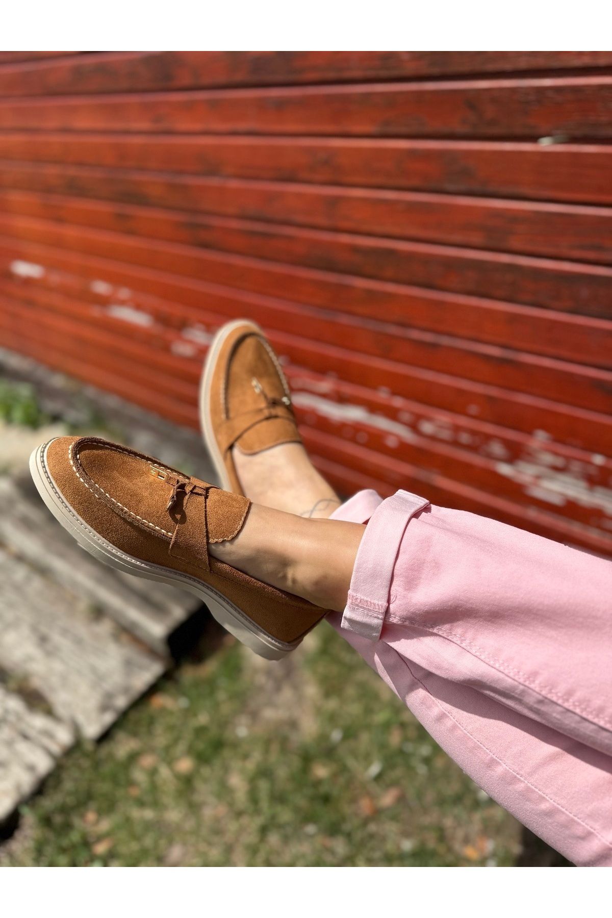 BURCU COLLECTİON Bianca Sarkıt Gold Aksesuarlı Taba Süet Kadın Loafer