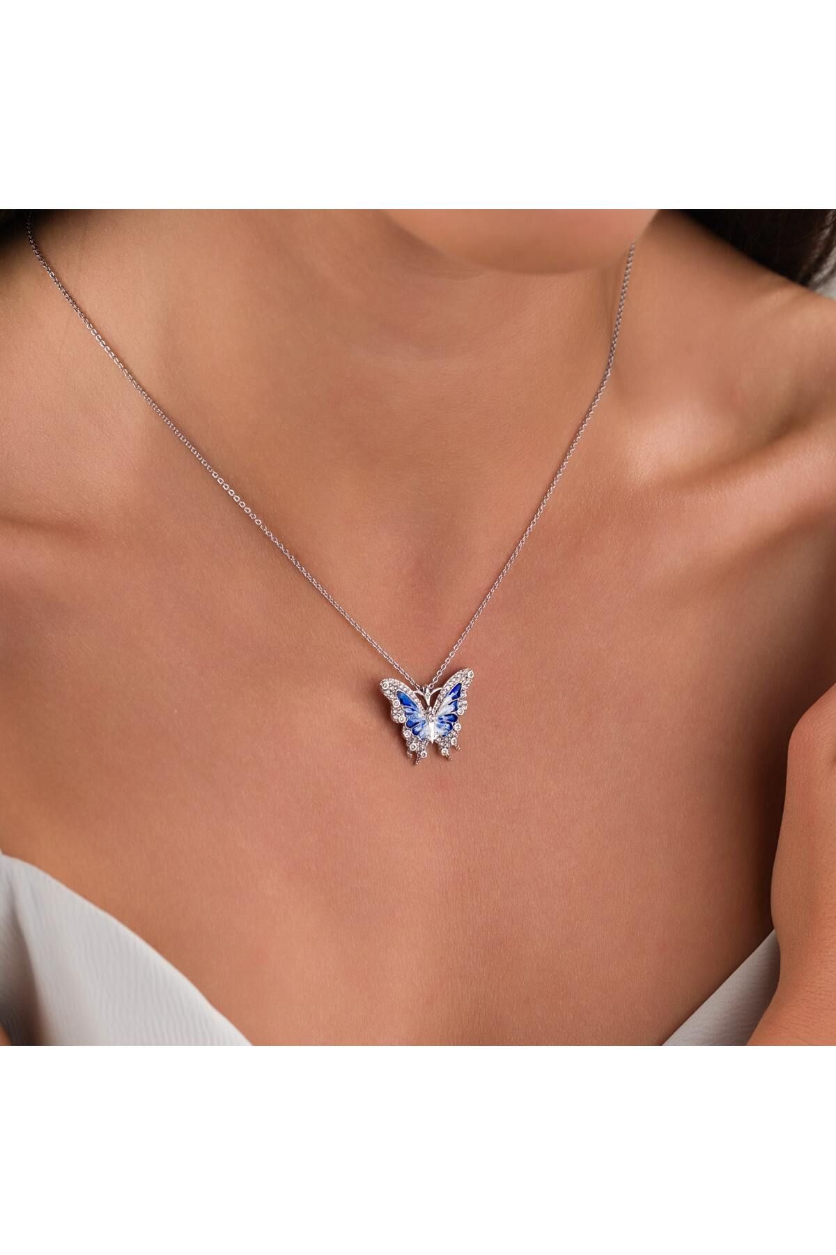 HOBİSY GIFT SHOP Mavi Taşlı Kelebek Kolye – Gümüş Renk – Zarif ve Işıltılı Tasarım Çelik Kolye