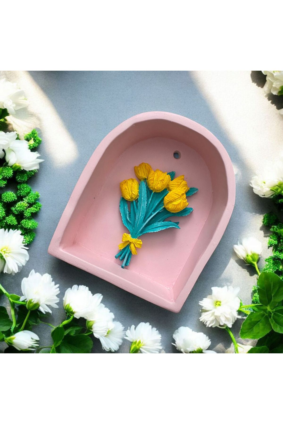Season to Shine Üç Boyutlu Sarı Lale Süslemeli Pembe Duvar / Masa Üstü Seramik Obje