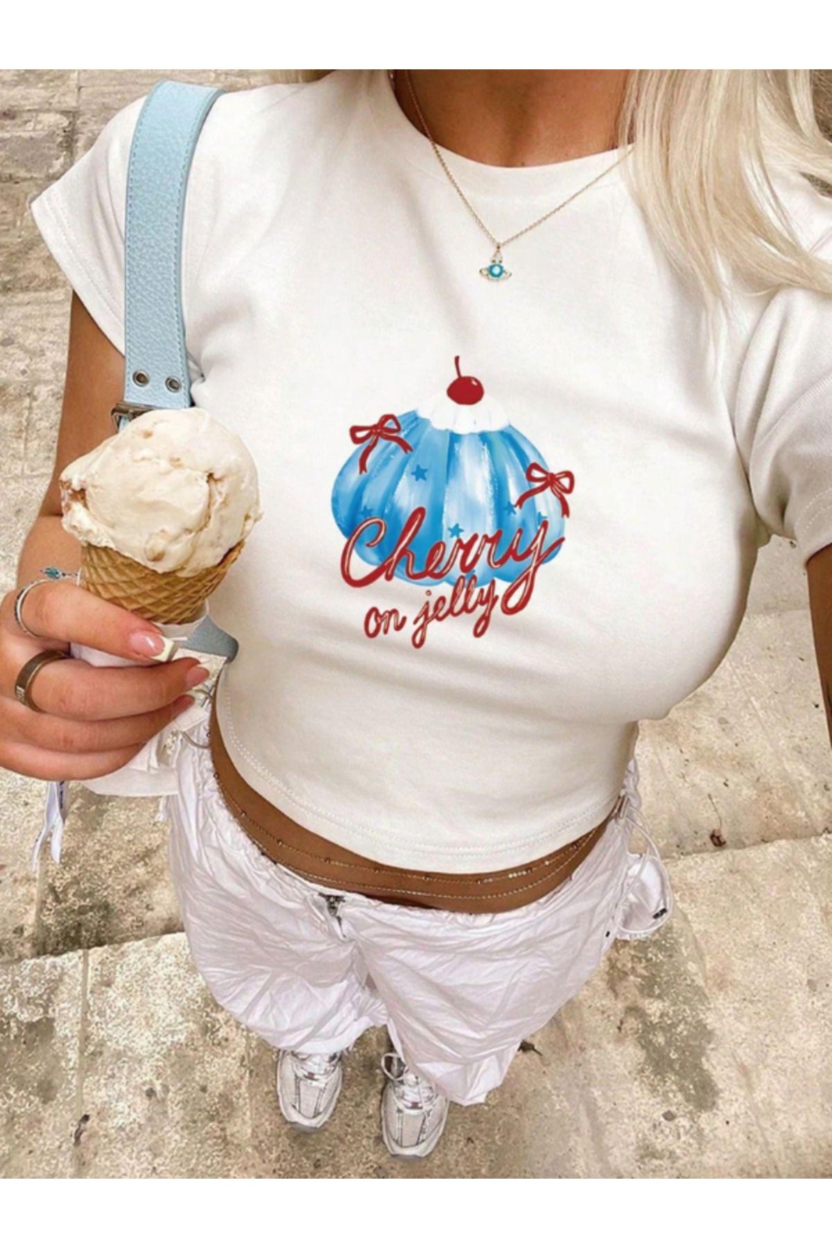 DEEFWEAR DREICH CHERRY ON JELLY BASKILI BEYAZ CROP