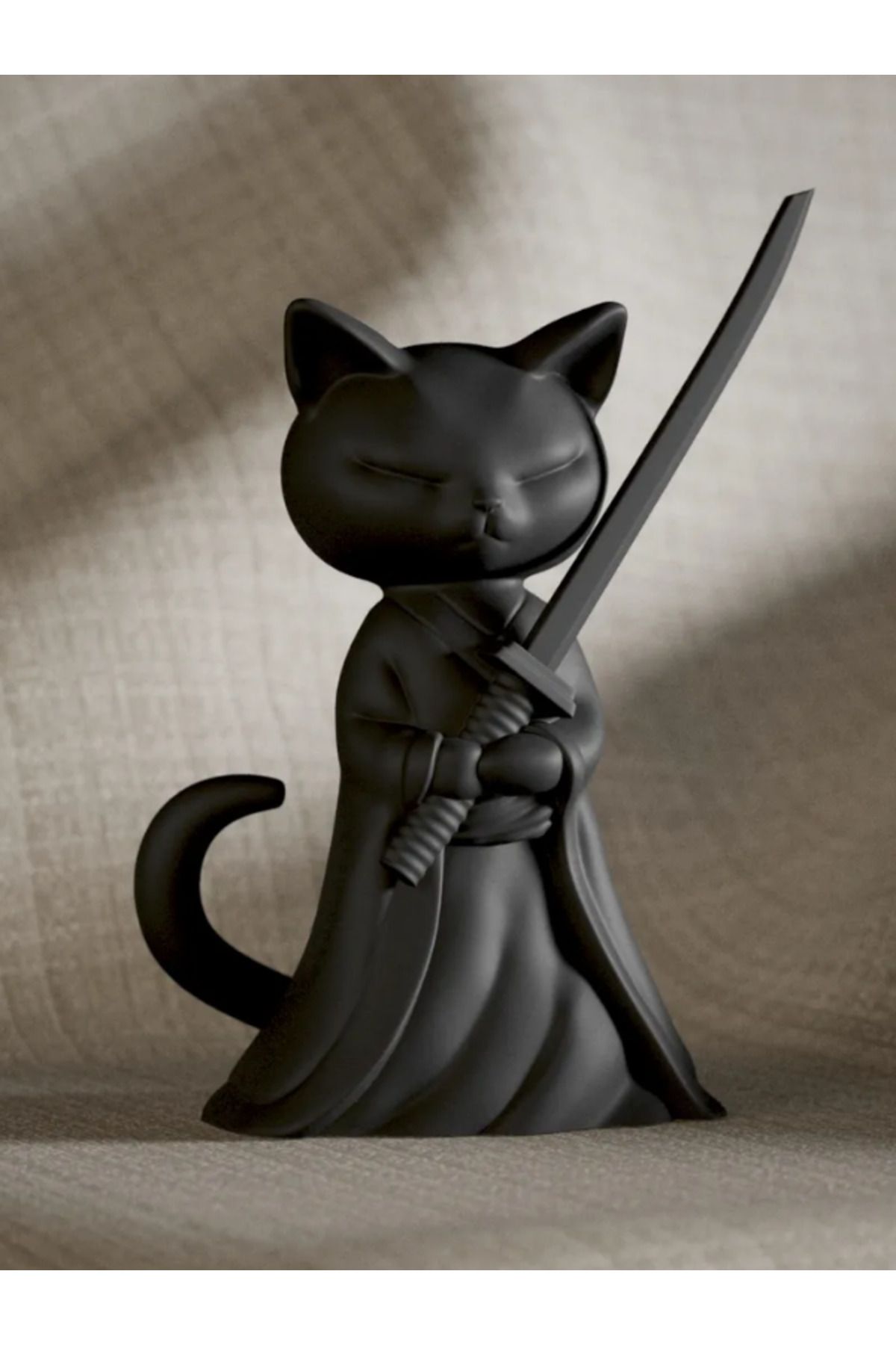 Madeora3D Samuray Kedi Figür – 3D Yazıcı Üretimi Savaşçı Dekor, Yaklaşık 6cm en-10 cm boy