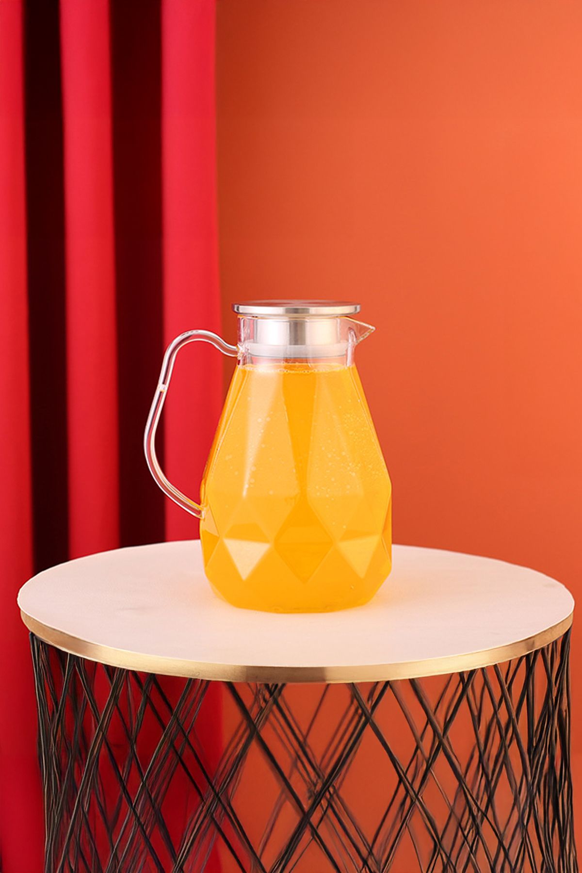 Vadi Metal Kapaklı Borosilikat Isıya Dayanıklı Cam Sürahi 1,6 Litre