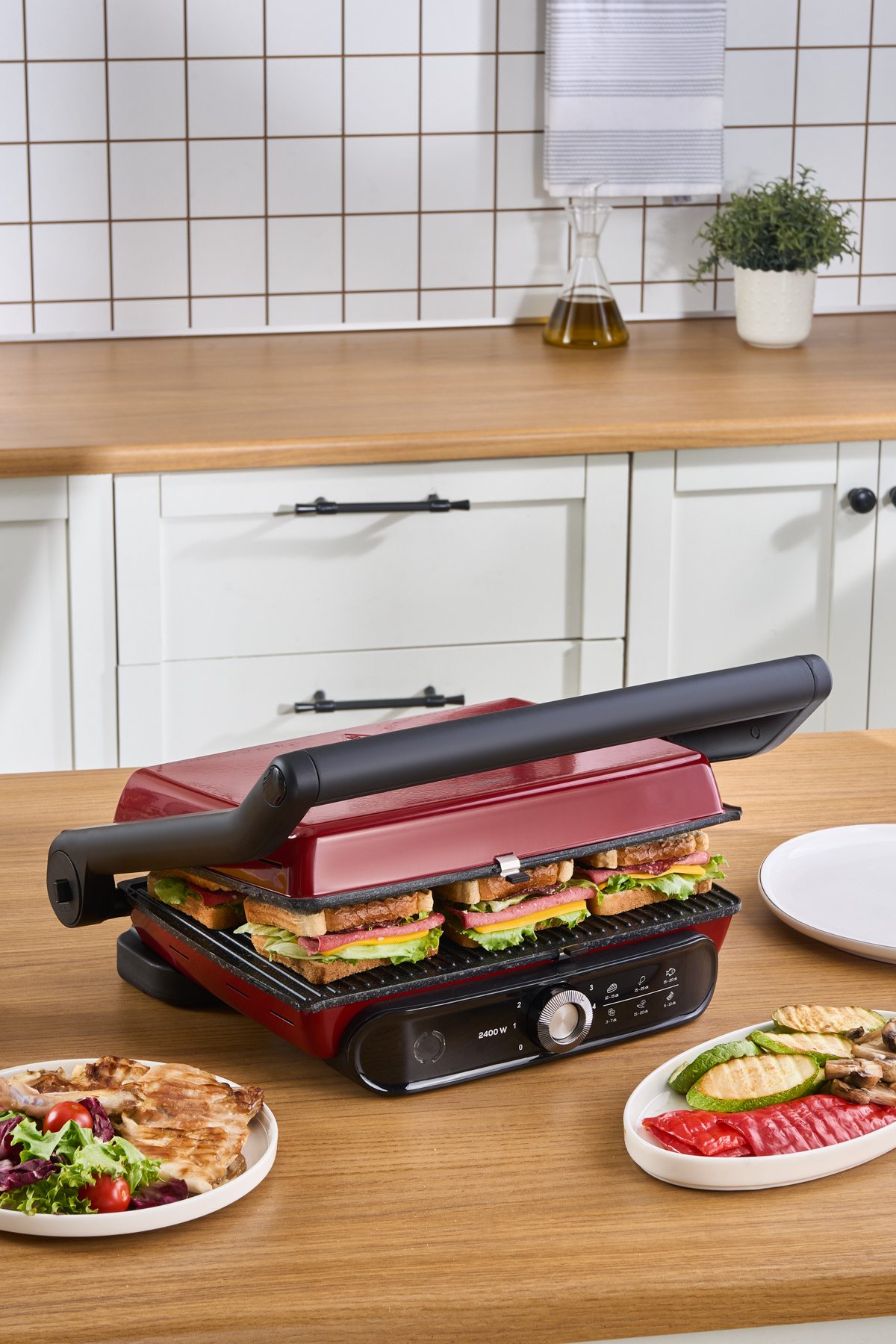 Karaca Gastro Grill Pro 2400W Izgara ve Tost Makinesi Kırmızı