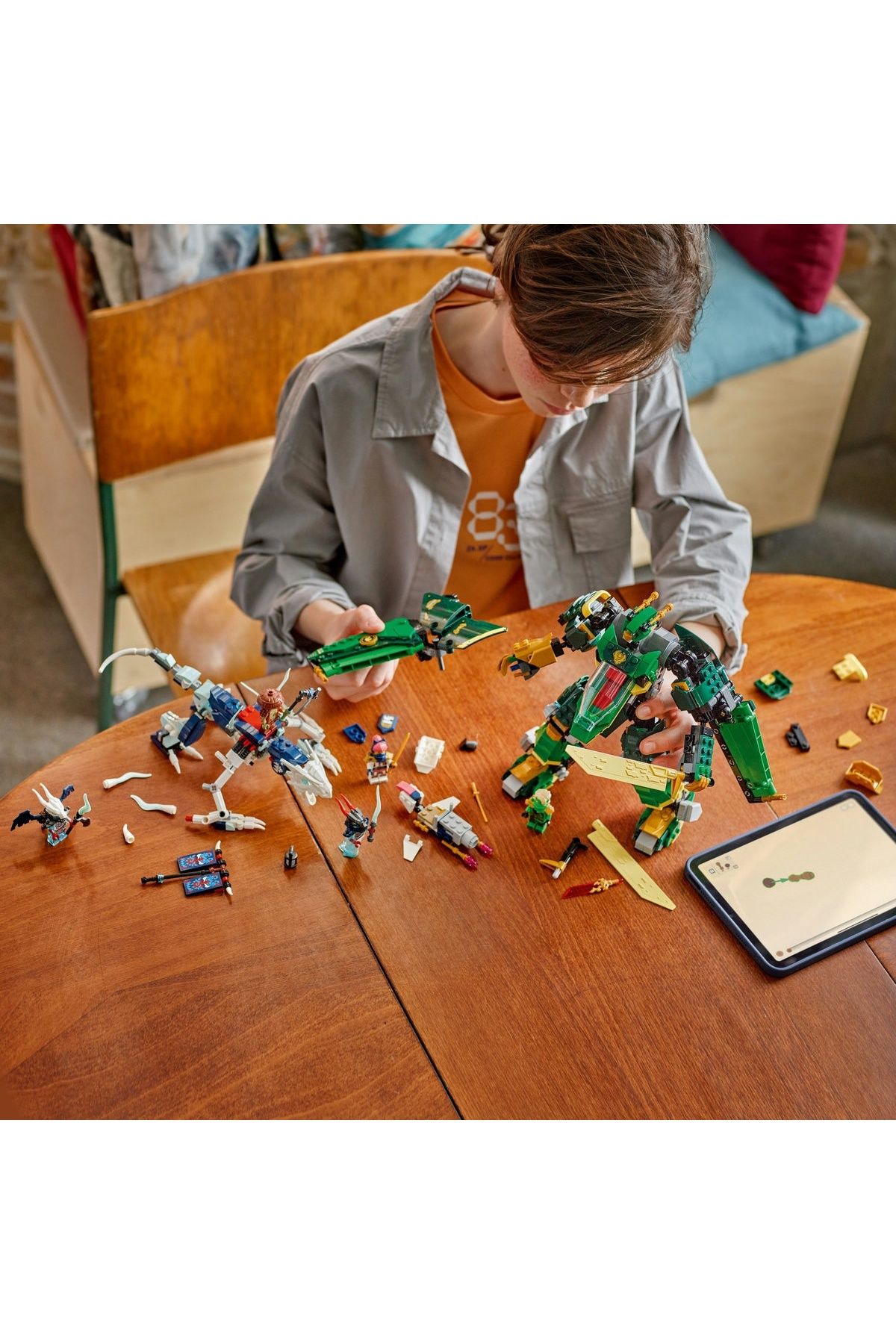 LEGO-Set LEGO Ninjago - Robotul-avion cu reacție al lui Lloyd (71845) 4