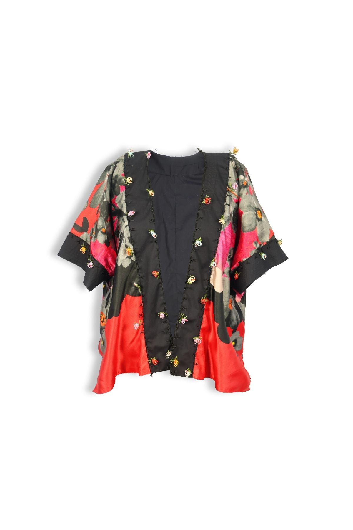 Seher Ayral Şahende – Mekik Oyasıyla Süslenmiş Saten Kimono