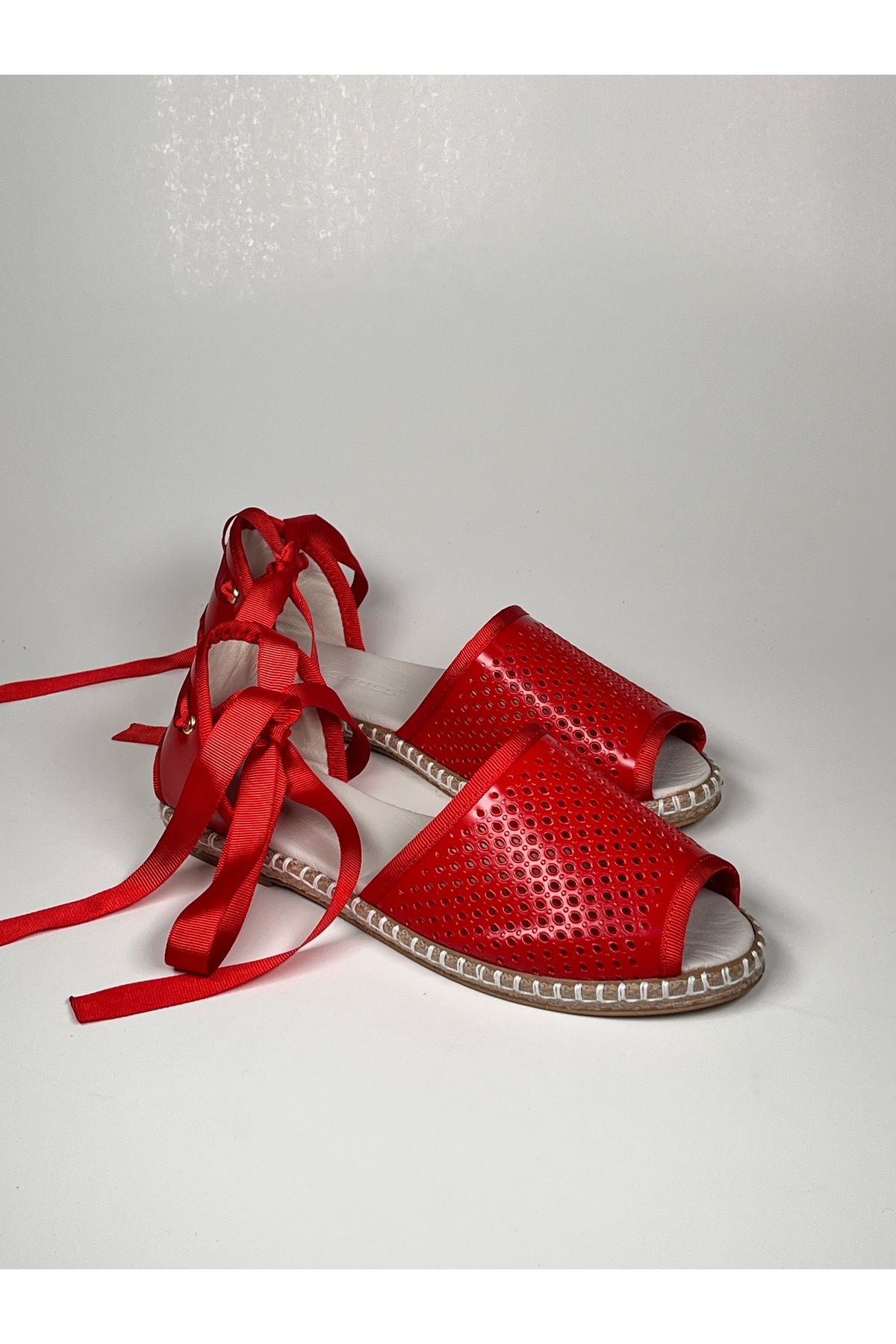 futsi shoes Kuş Gözü Zımbalı Bilekten Bağlamalı Kırmızı Hakiki Deri Babet Espadril