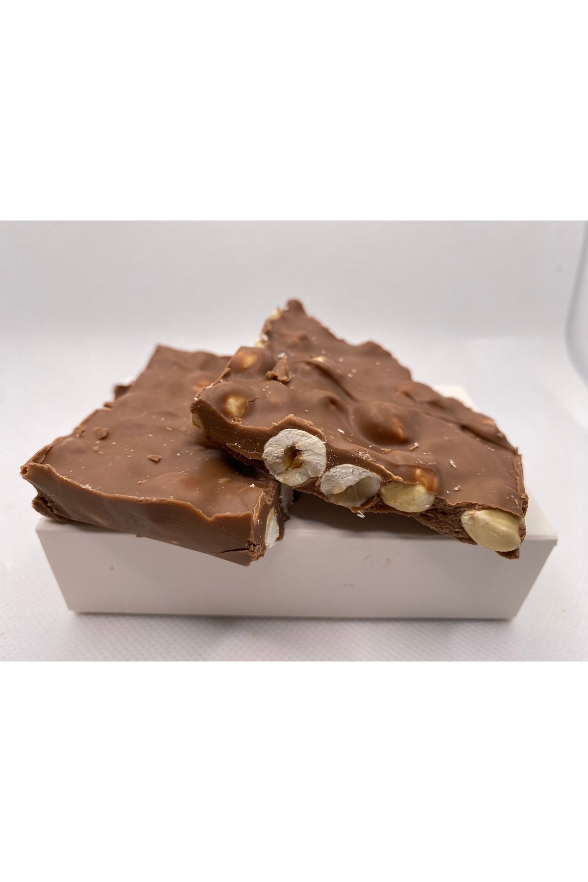 Aura Chocolate ÇİKOLATA EL YAPIMI BELÇİKA ÇİKOLATASI FINDIKLI DÖKME ÇİKOLATA