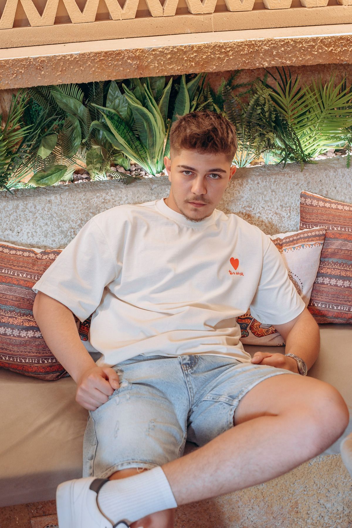 YEP Erkek Oversize Kalp Nakışlı Tişört - Be Amor Yazılı | Beyaz | Streetwear Stil