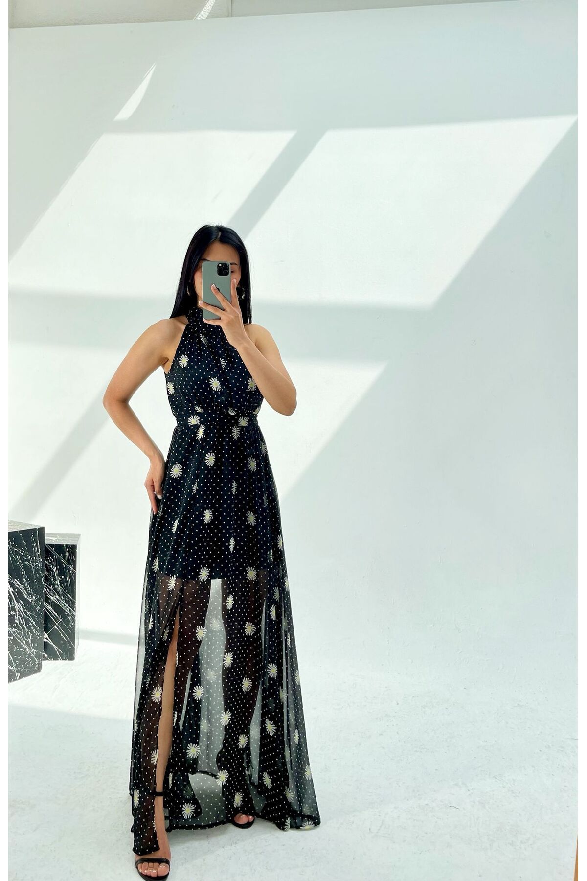 Nida Boutique Halter Yaka Sıfır Kol Astarlı Yırtmaçlı Şifon Elbise