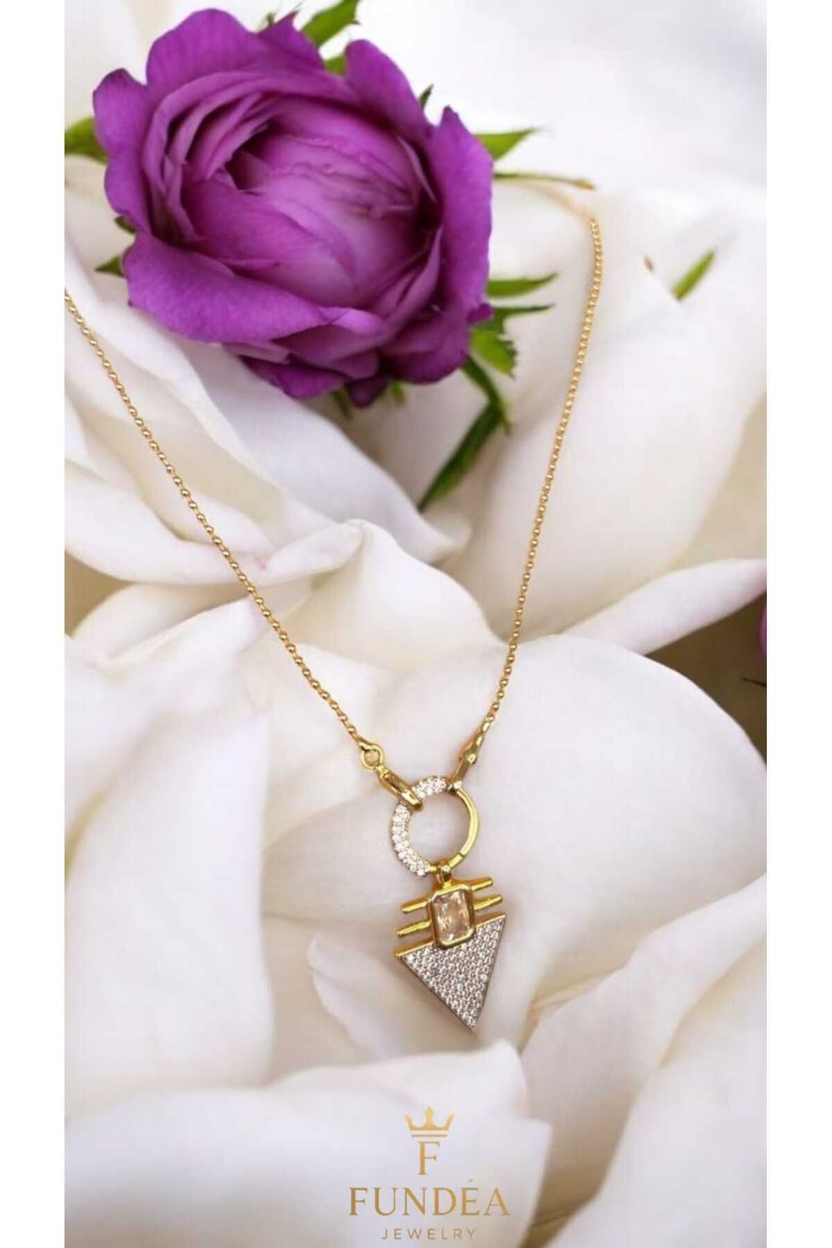 Fundéa Jewelry Üçgen Işıltılı Kolye- Işığın Geometrisi