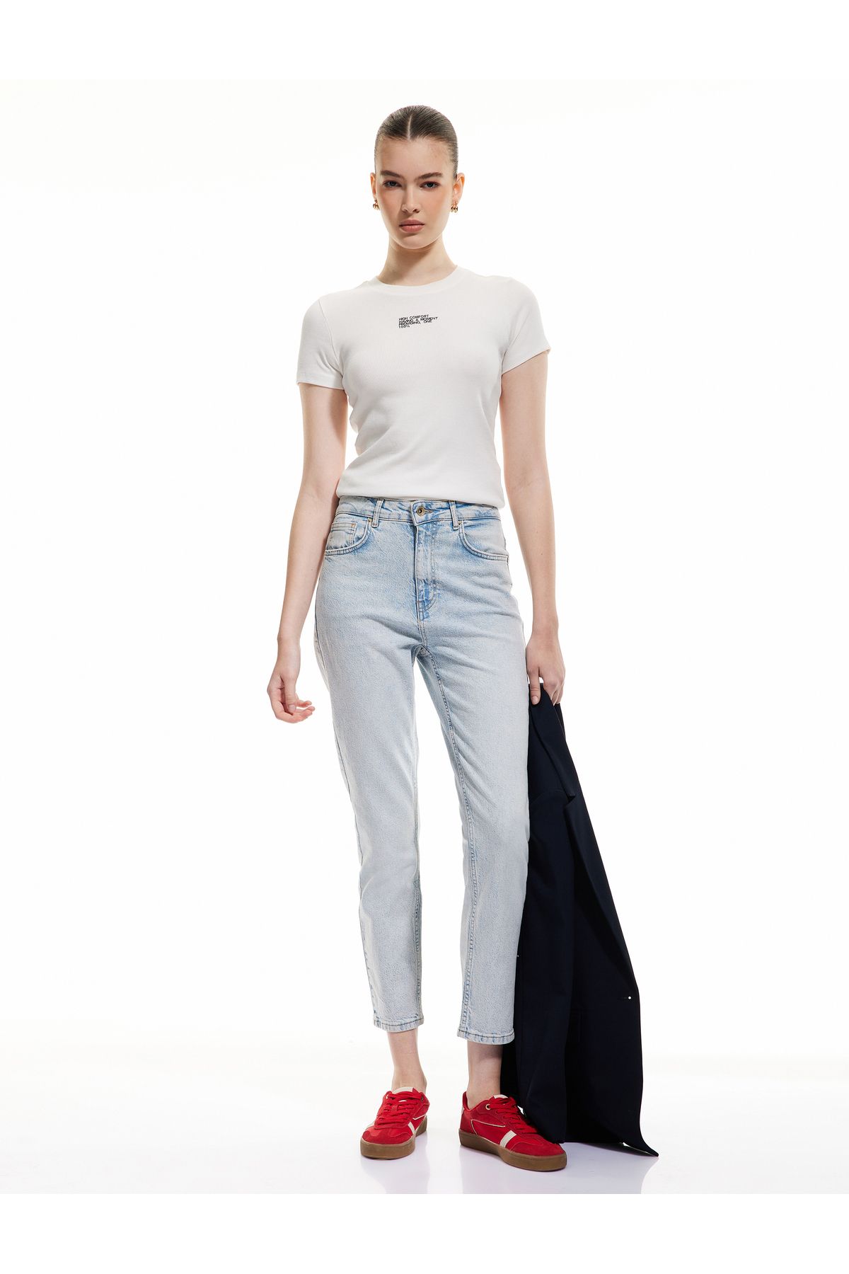 Koton Yeni Sezon Mom Fit Yüksek Bel Pamuklu Cepli Denim Pantolon - Mom Slim Jean