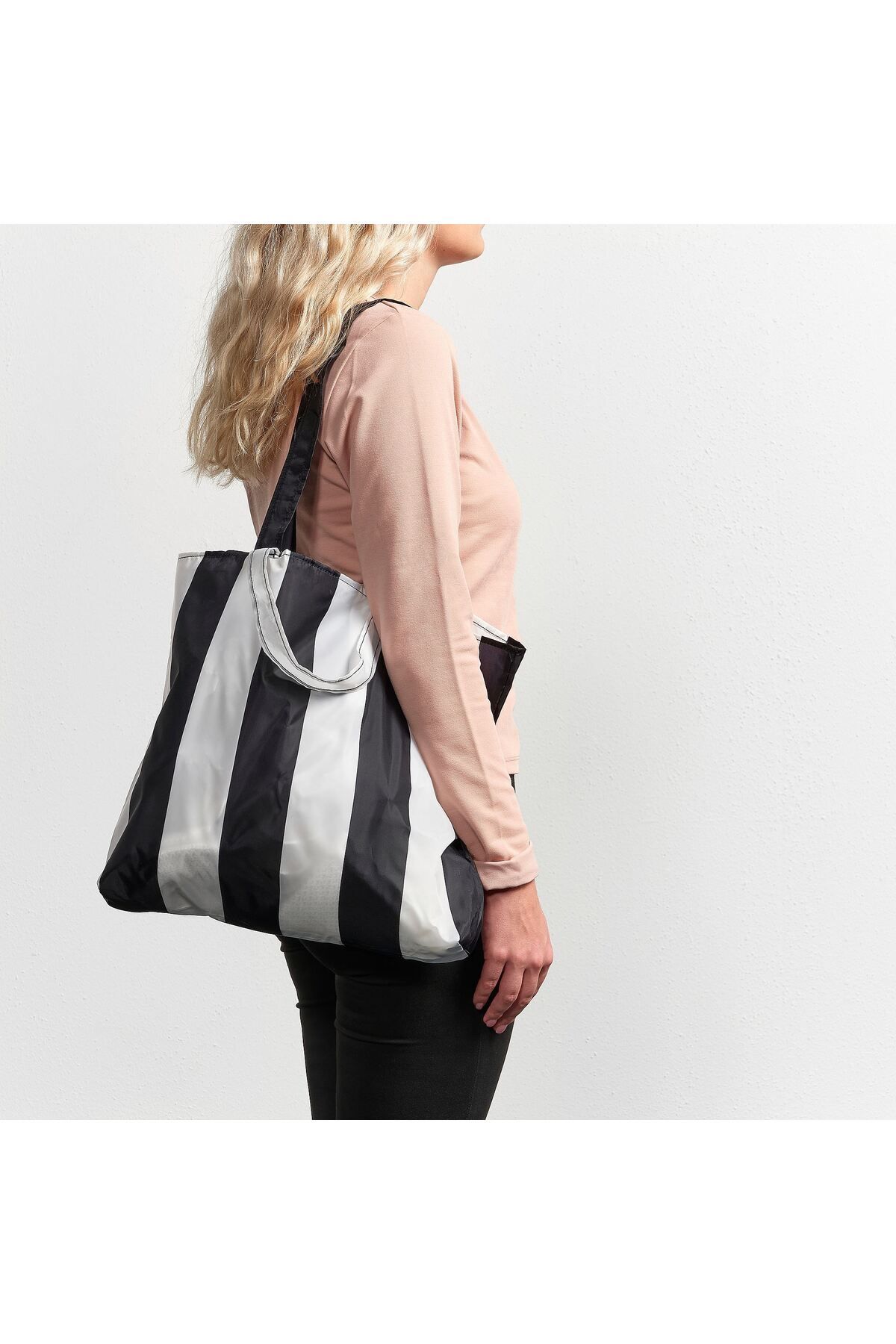 Magika Design Skynke Siyah Beyaz Renk Polyester Çanta, 45x36 cm
